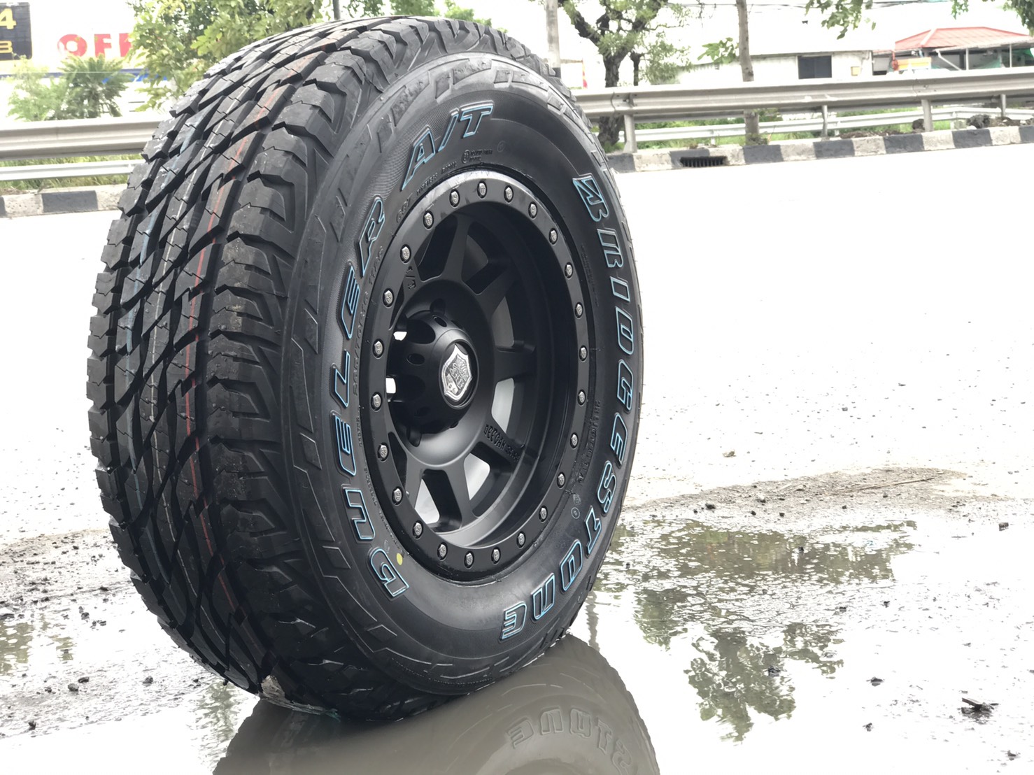 ล้อแท้ MICKEY THOMPSON DEEGAN38 ขอบ16 มาใหม่