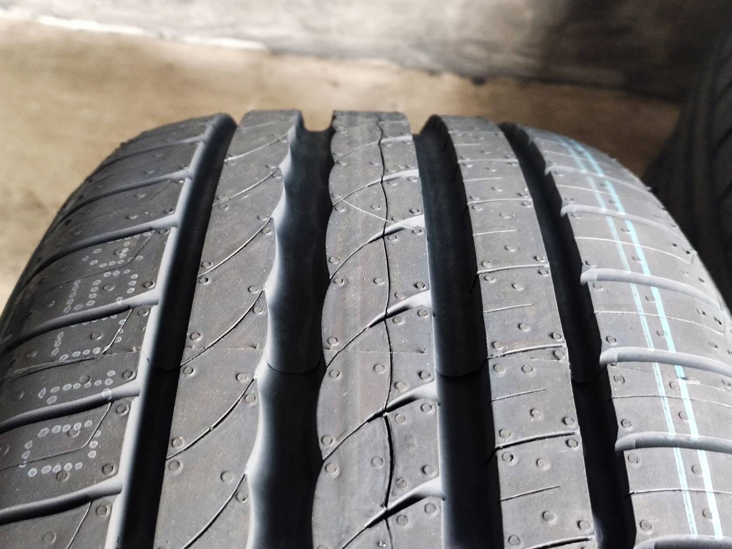 PIRELLI CINTURATO P1 225/55R17