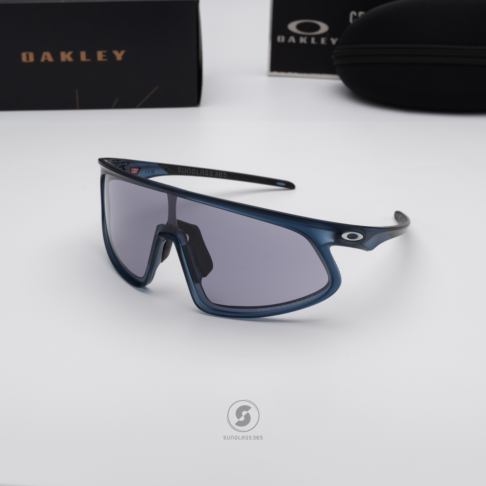 Oakley RSLV OO9484D-07 Matte Transparent Stonewash Clear Iridium Photochromic