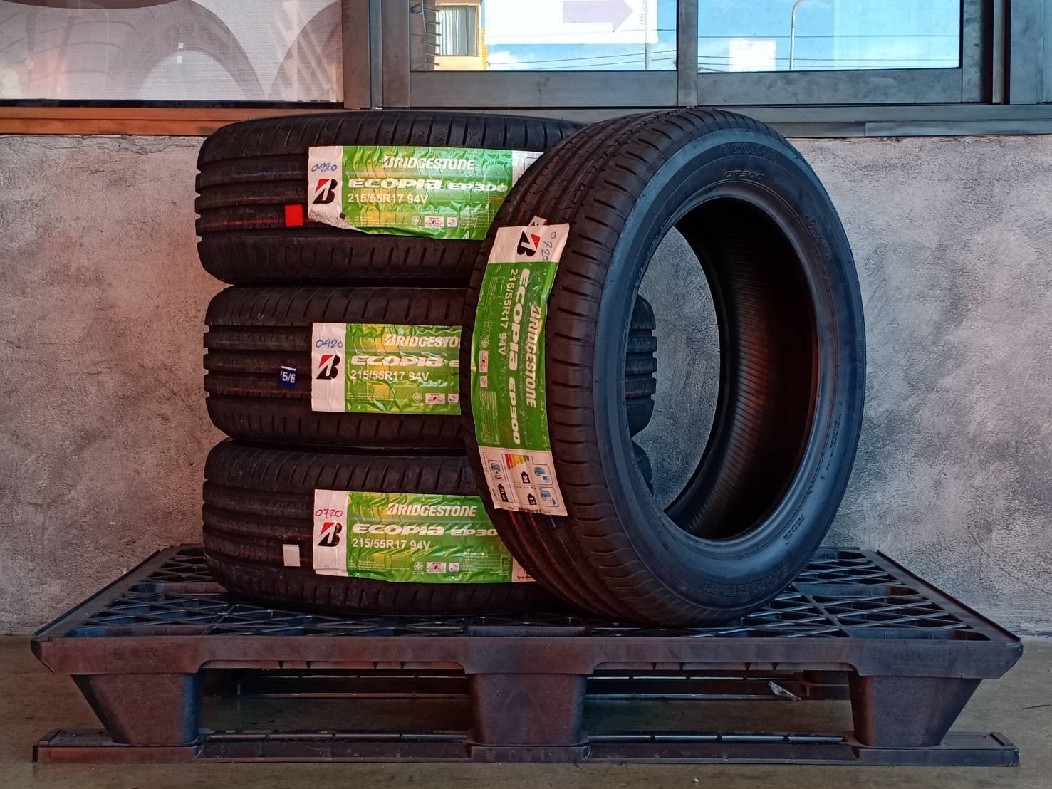 BRIDGESTONE ECOPIA EP300 215/55R17 ปี20