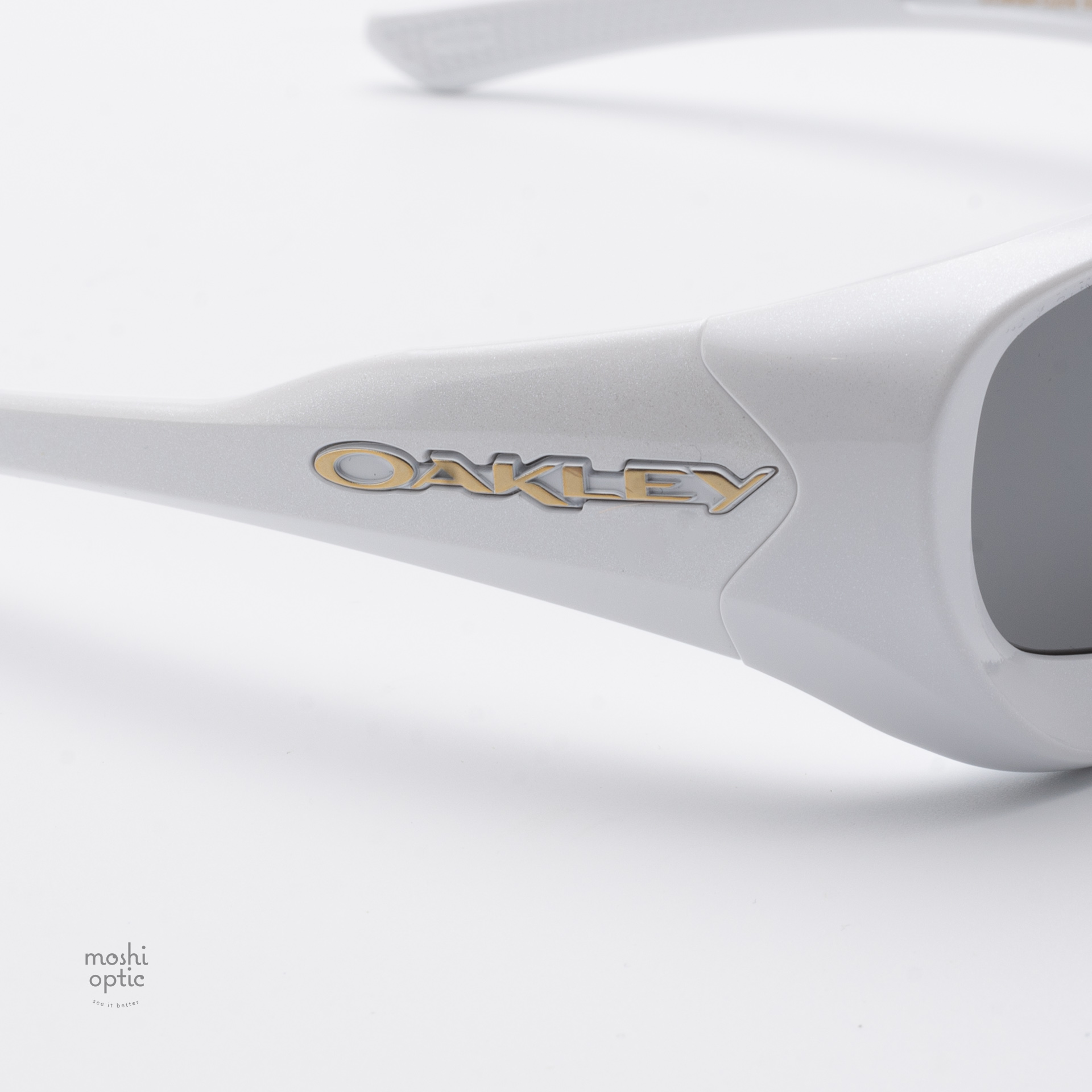 Oakley De Soto OO9494-02 Pearl White Prizm Black