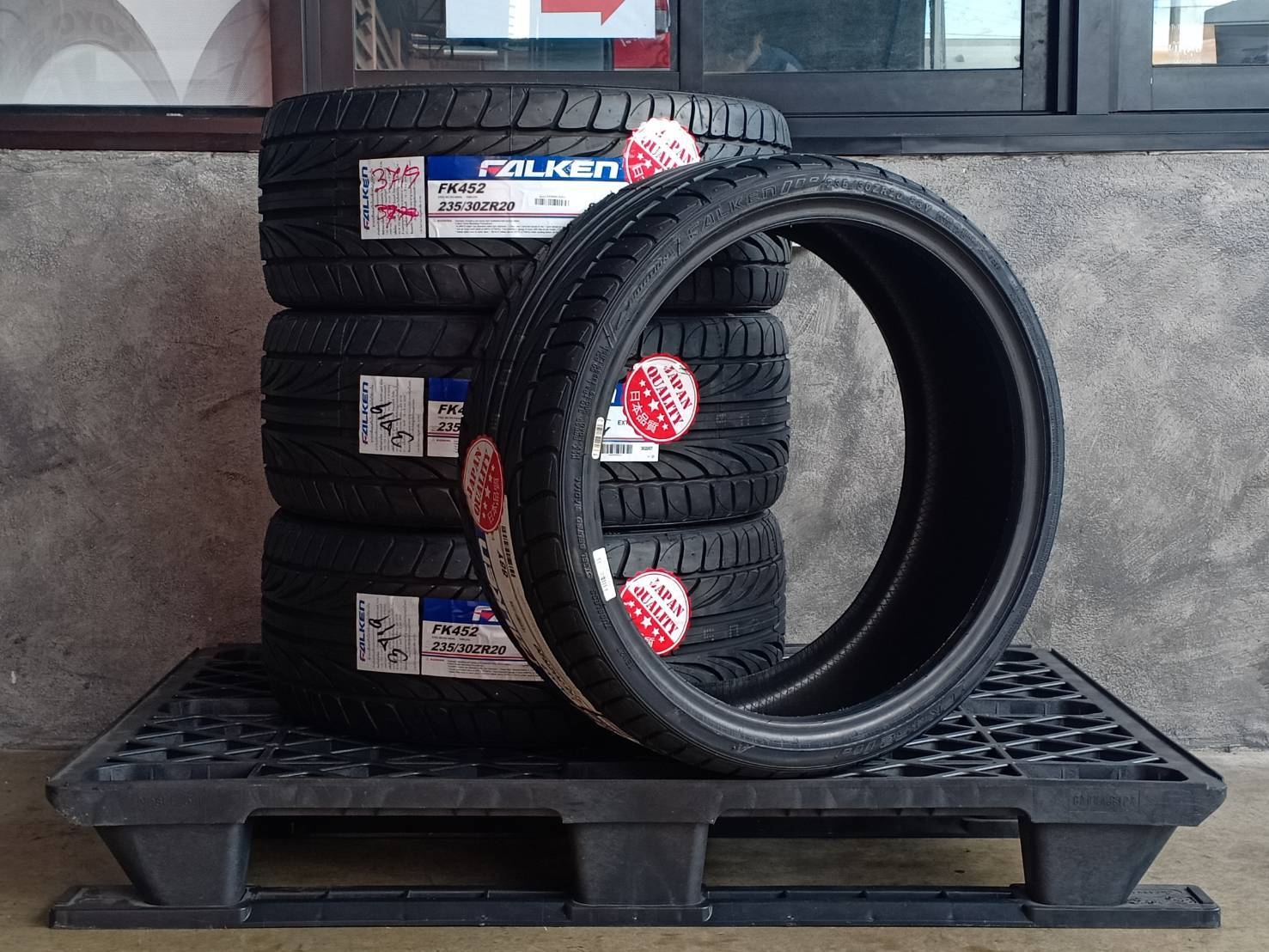 FALKEN FK452 235/30ZR20 ปี19