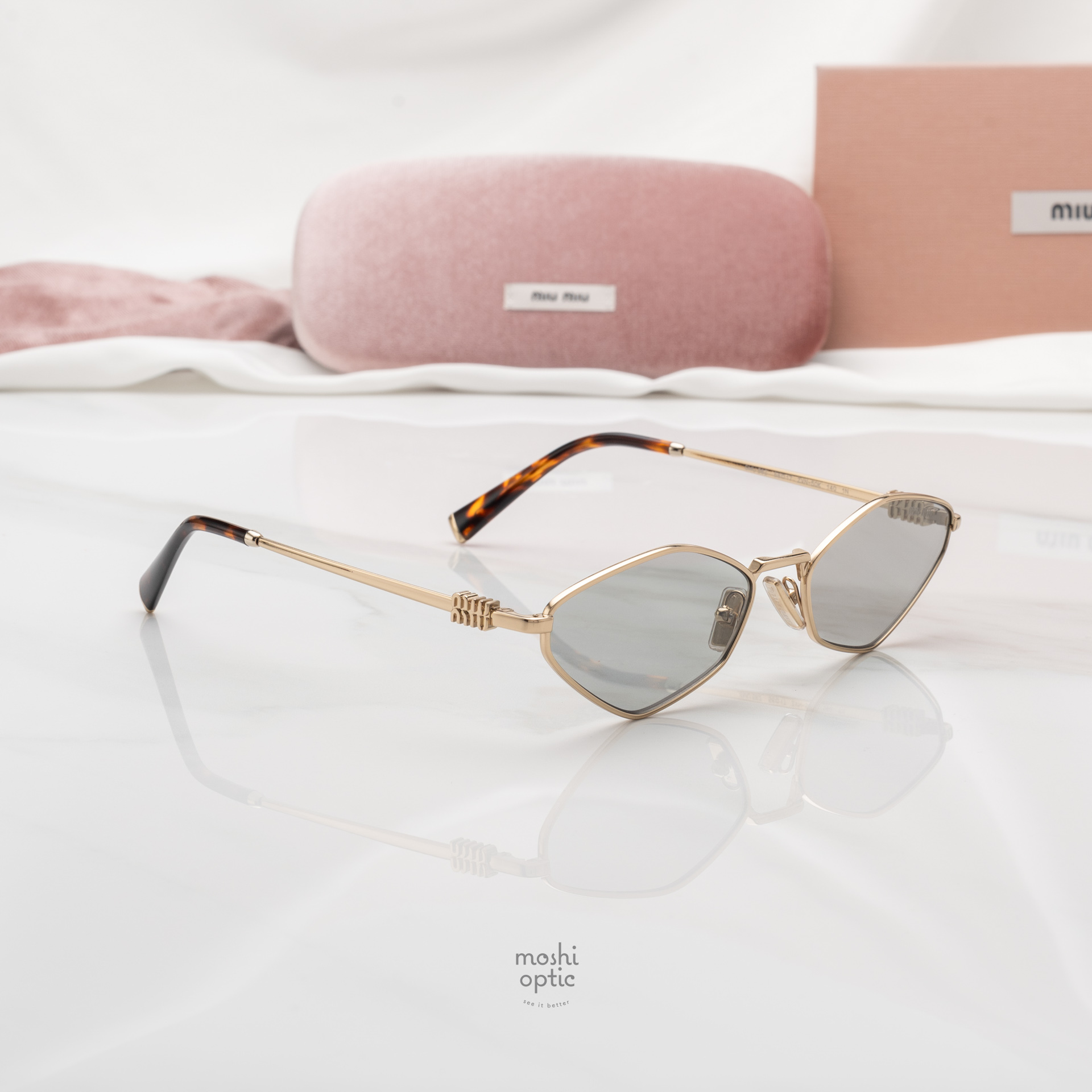 แว่นกันแดด Miu Miu MU56ZS ZVN50K