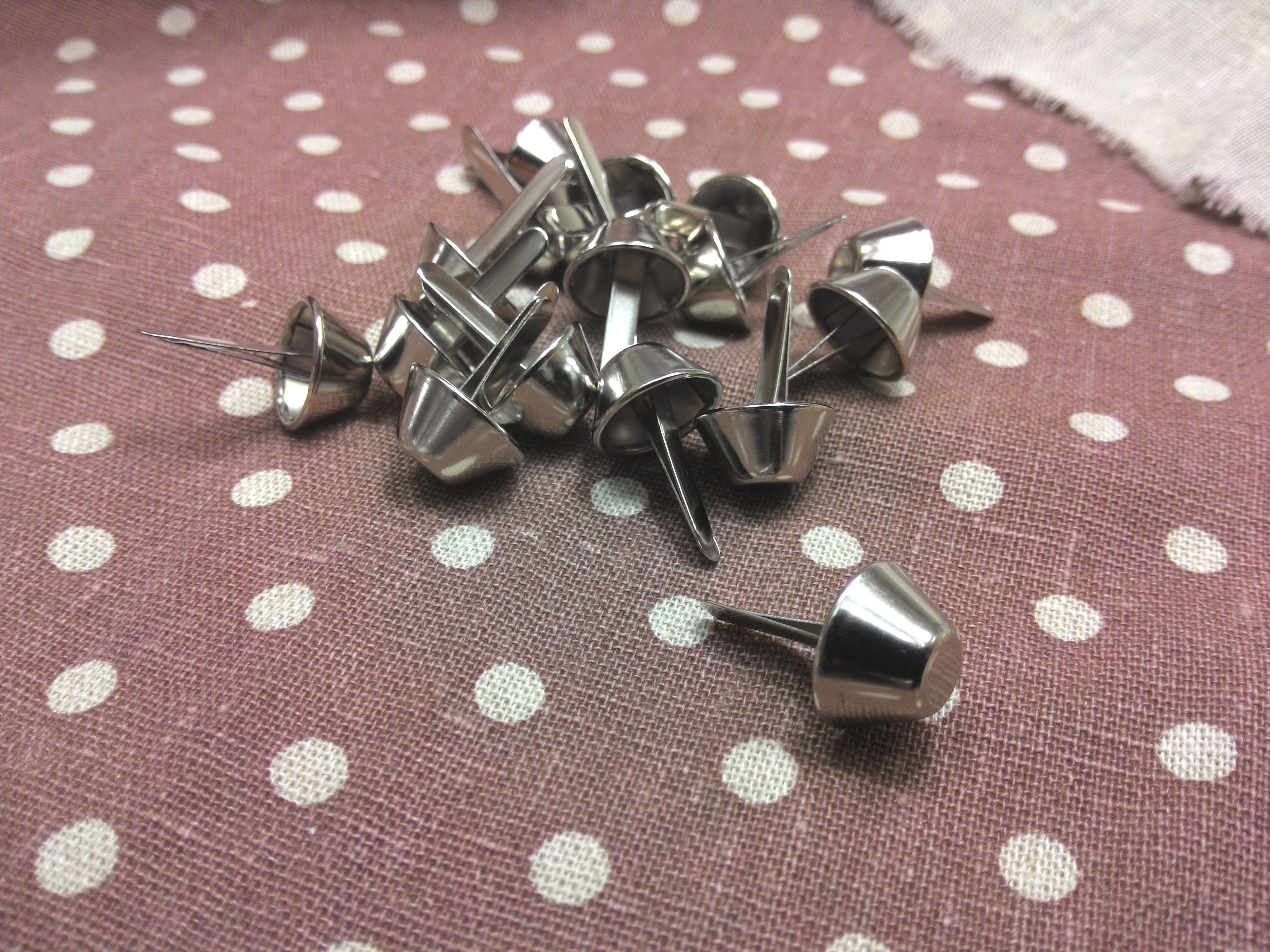 หมุดกรวย15mm เงิน