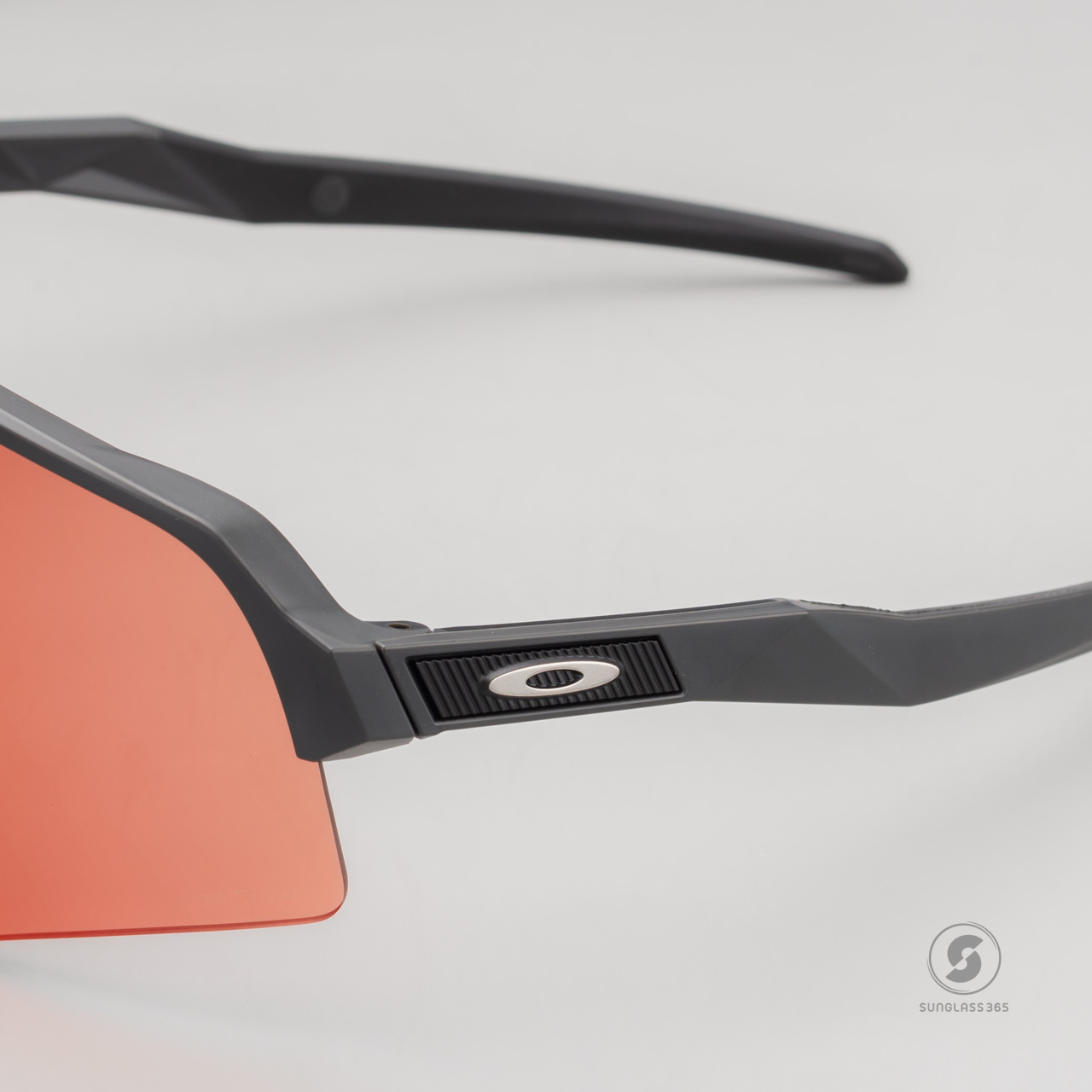 OAKLEY OO9465-02 Sutro Lite Sweep Matte Carbon Prizm Trail Torch