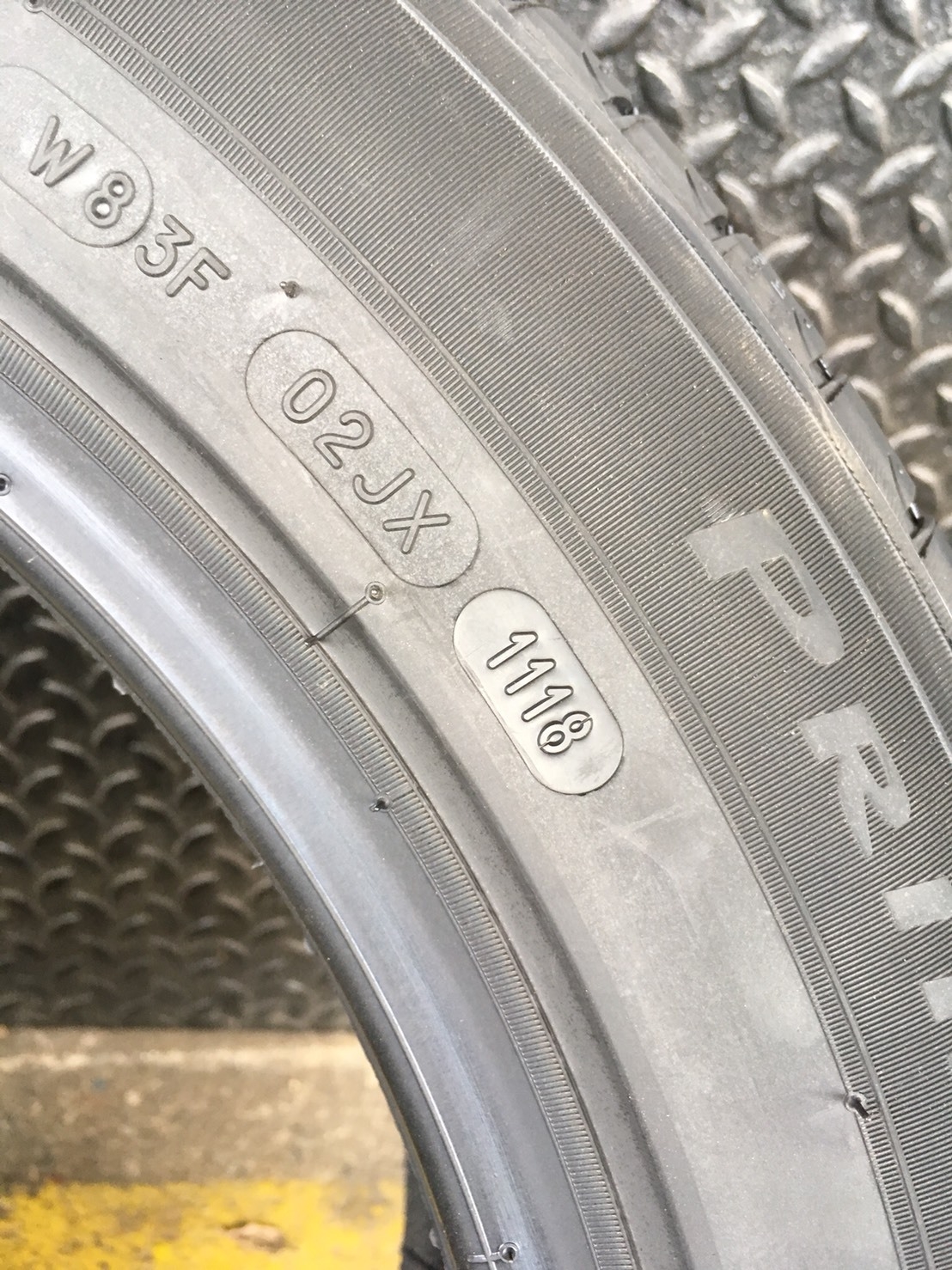 MICHELIN PRIMACY3ST 215-55-17 เส้น 4900 ปี18 ปกติ 6000