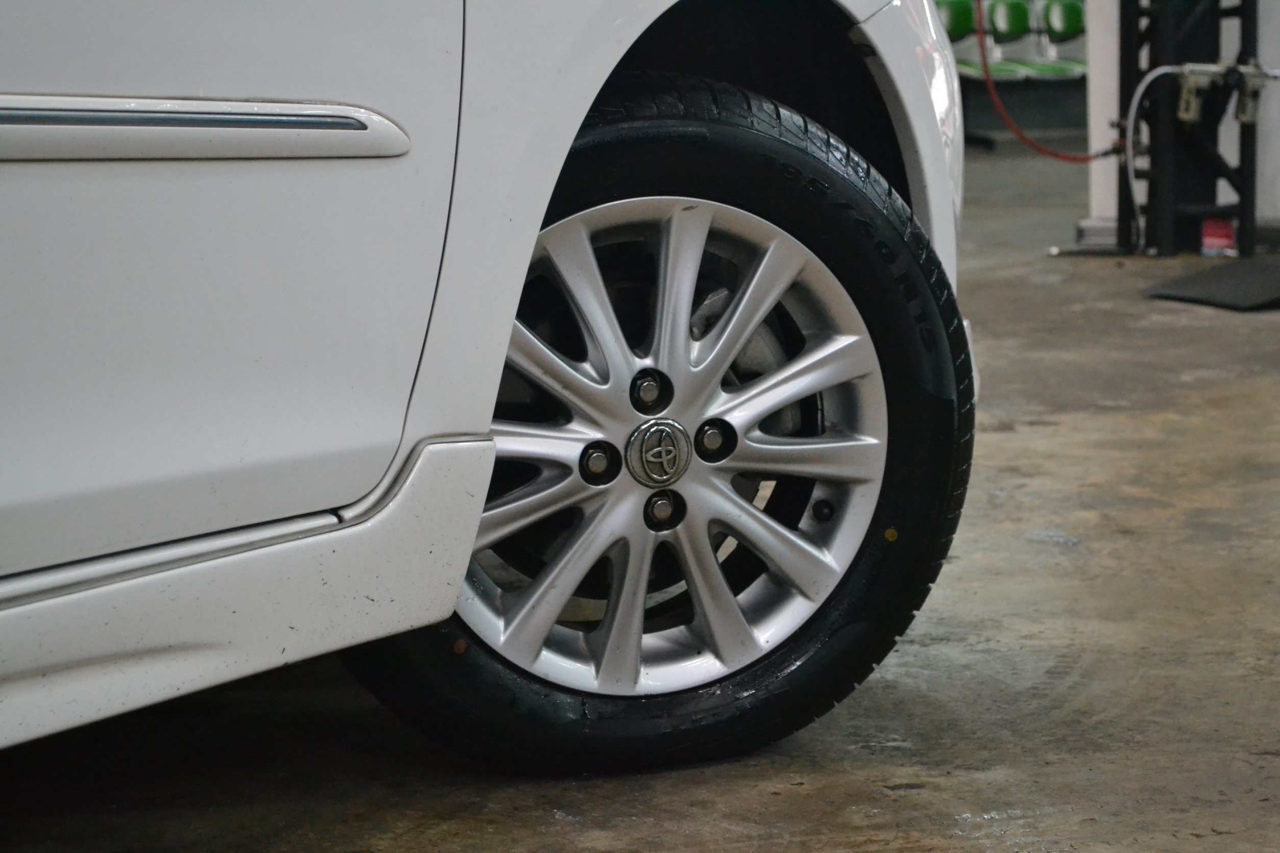 ยางใส่วีออส PIRELLI Cinturato P1 185/60R15ซื้อ2แถม2