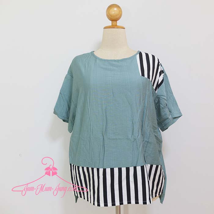 *อกฟรีไซส์50-52นิ้ว*เสื้อคนอ้วนหน้าสั้นหลังยาวผ้าลินินสลาฟสีเขียวตัดต่อลายทางขาว-ดำ มีกระเป๋าด้านซ้าย สวยเก๋น่ารักมากๆค่ะ