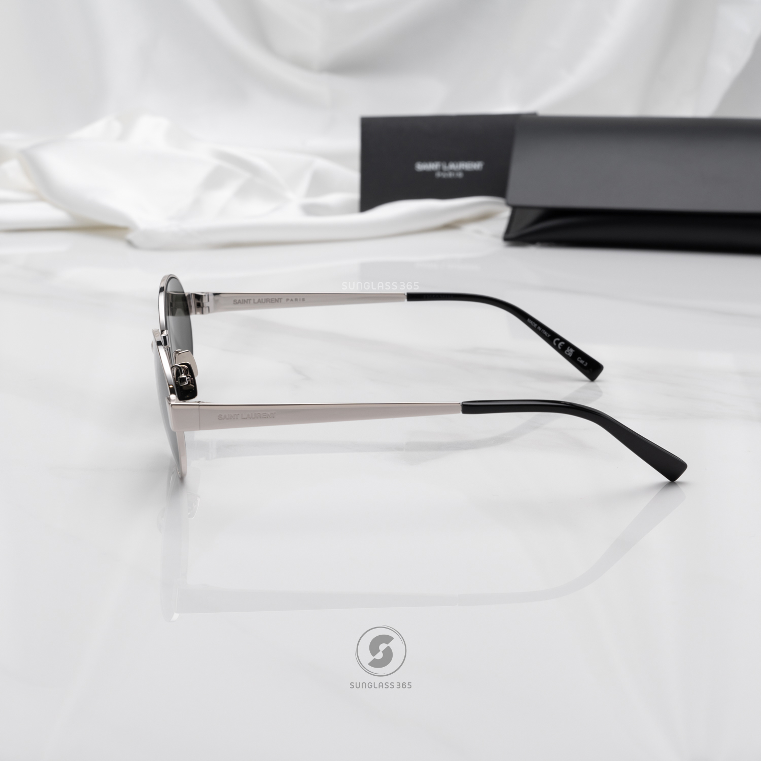 แว่นกันแดด YVES SAINT LAURENT SL692 002