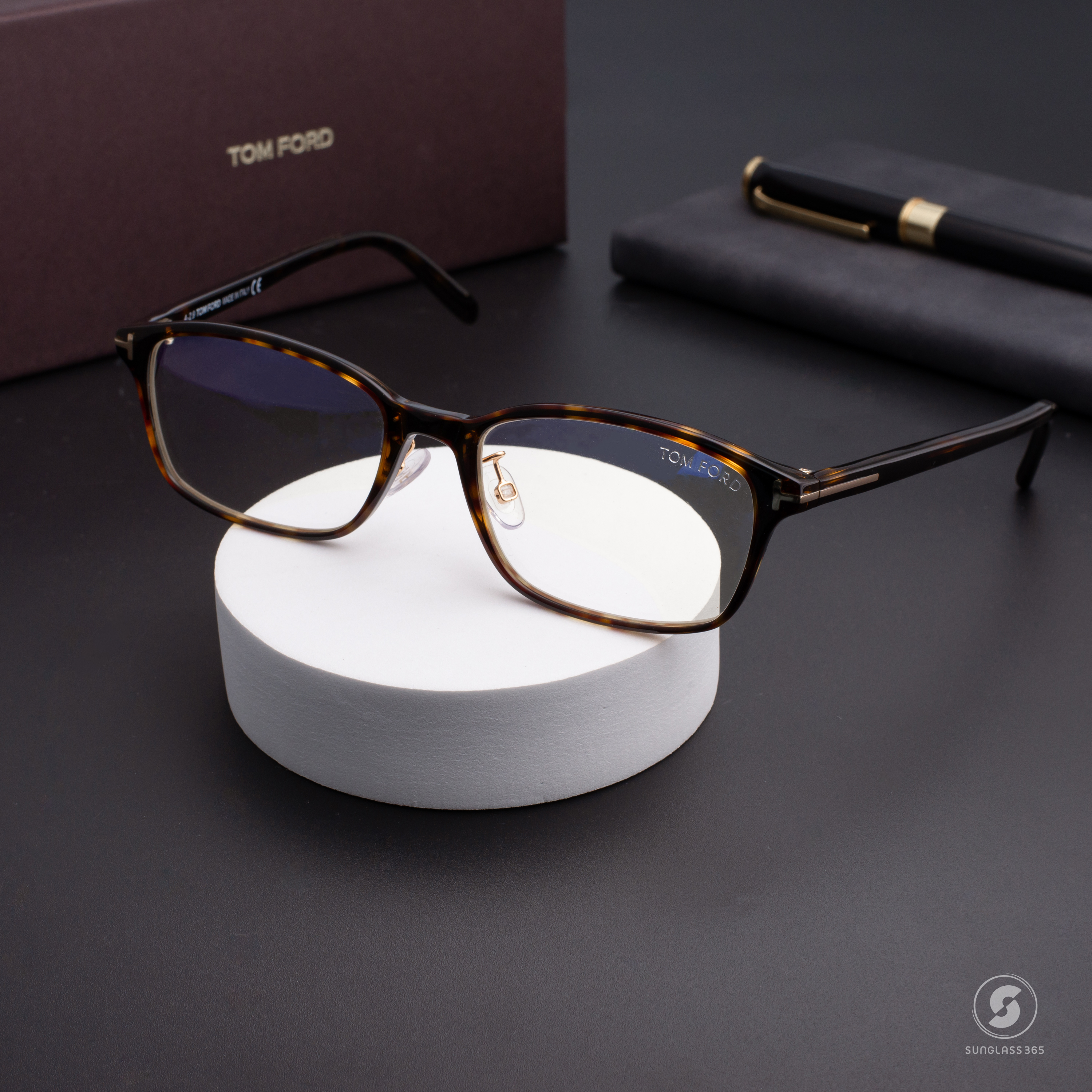 กรอบแว่น TOM FORD TF5647 052