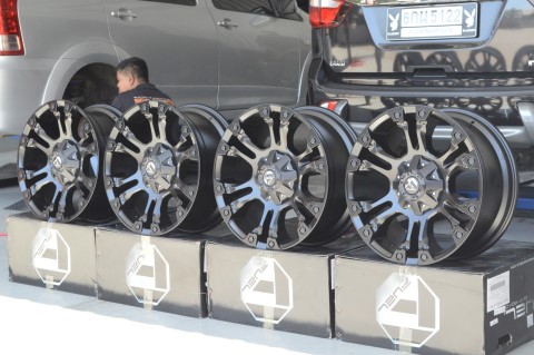 ล้อแท้ FUEL VAPOR ขอบ20 ออฟโรด ราคาพิเศษ