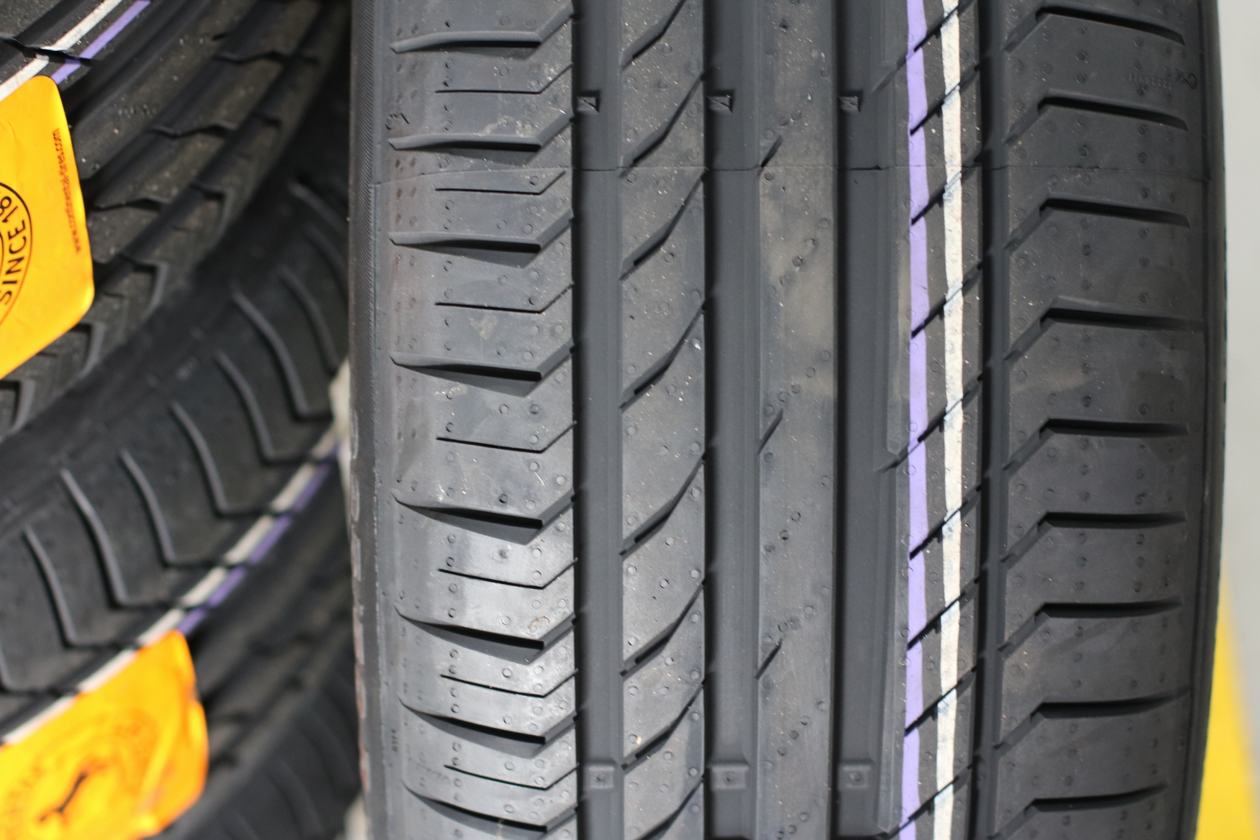 CONTINENTAL CSC5 SSR 225/50-18 ปี19 ลดราคาพิเศษ