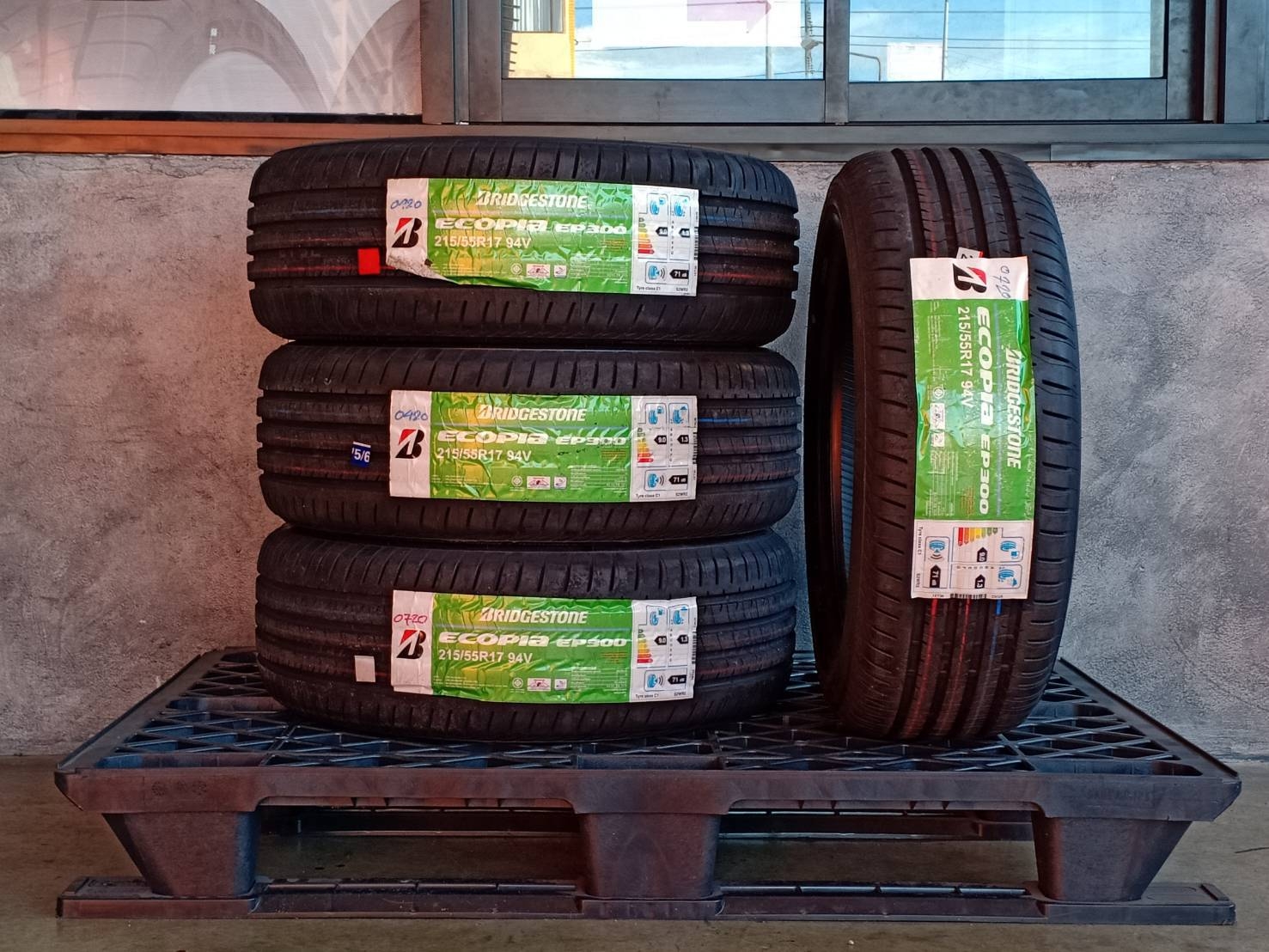 BRIDGESTONE 215/55R17 ECOPIA EP300 ราคาถูก