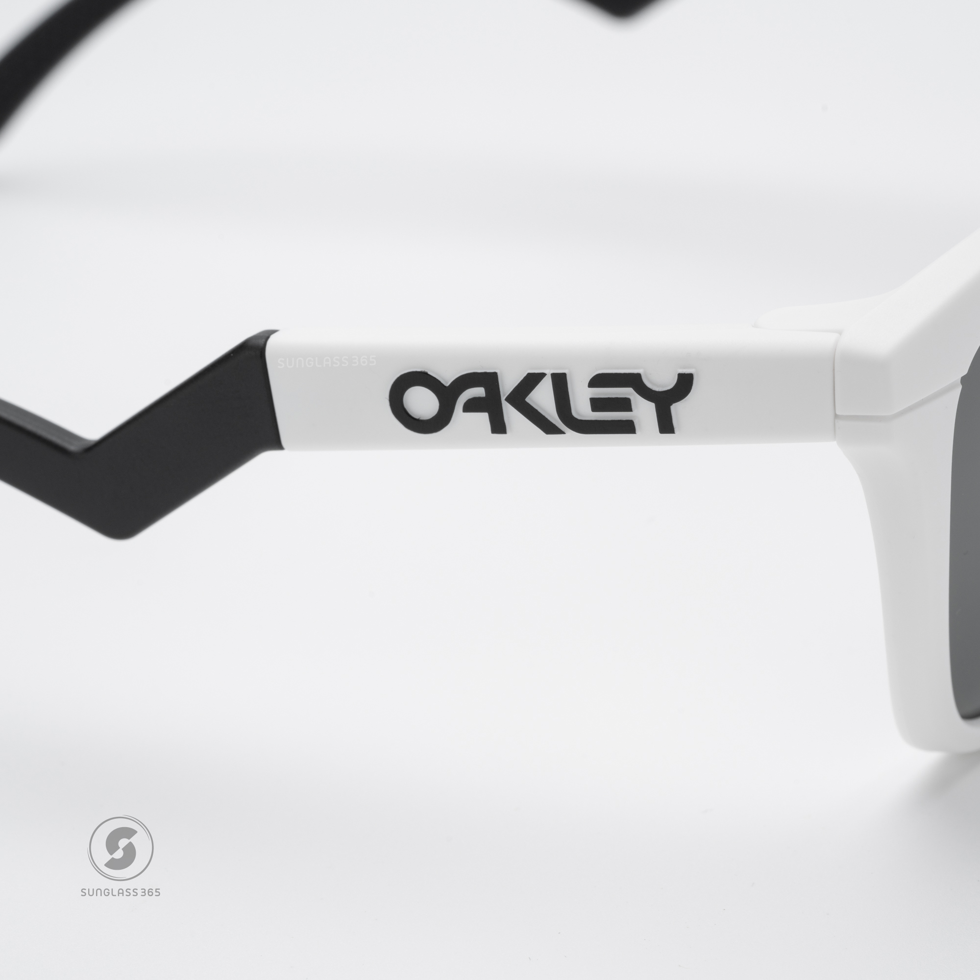OAKLEY Frogskins Hybrid OO9289-08 Matte White Prizm Grey