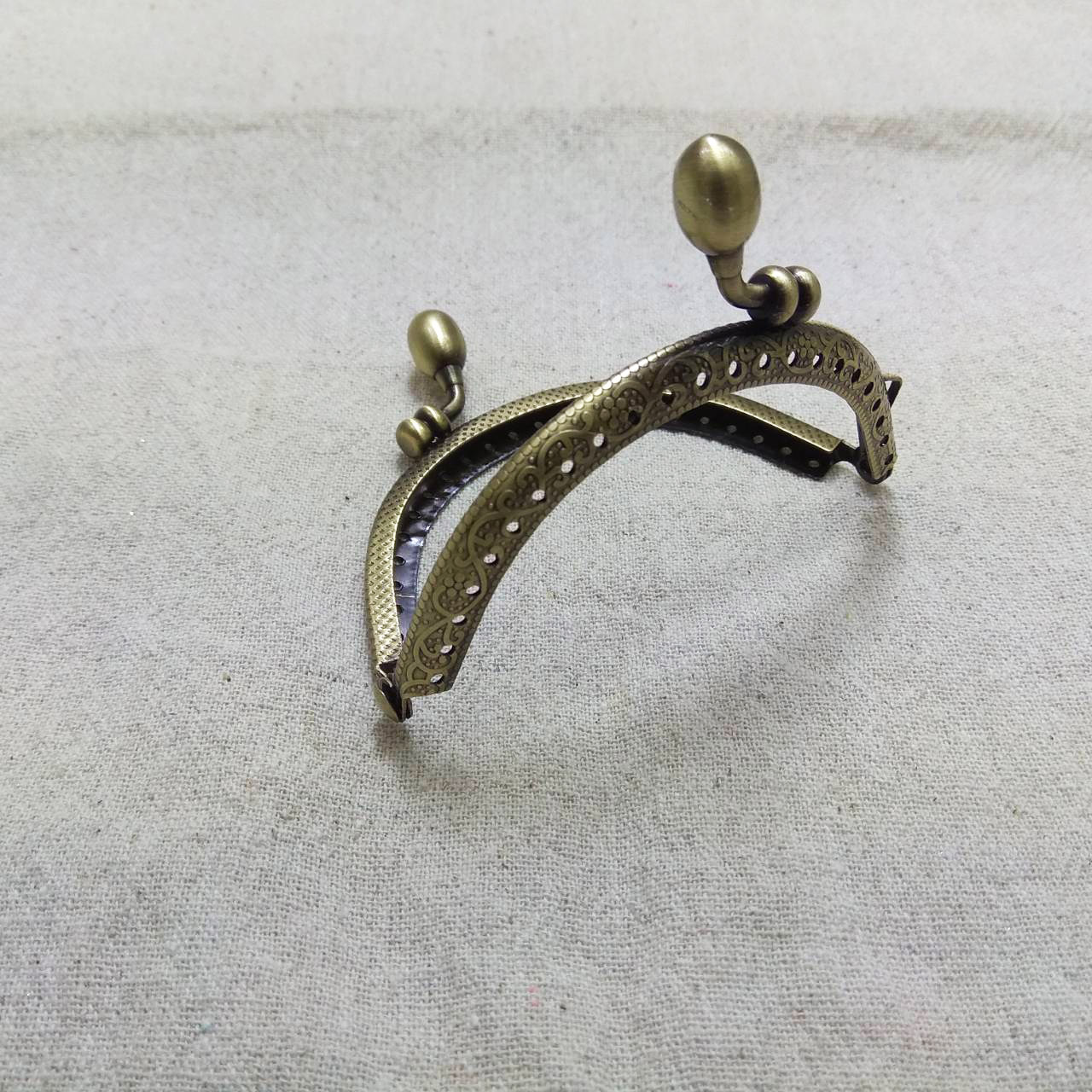 ปากกระเป๋าปิ๊กแป๊กแบบเย็บ ทรงโค้ง 3.5นิ้ว เหลืองดำ