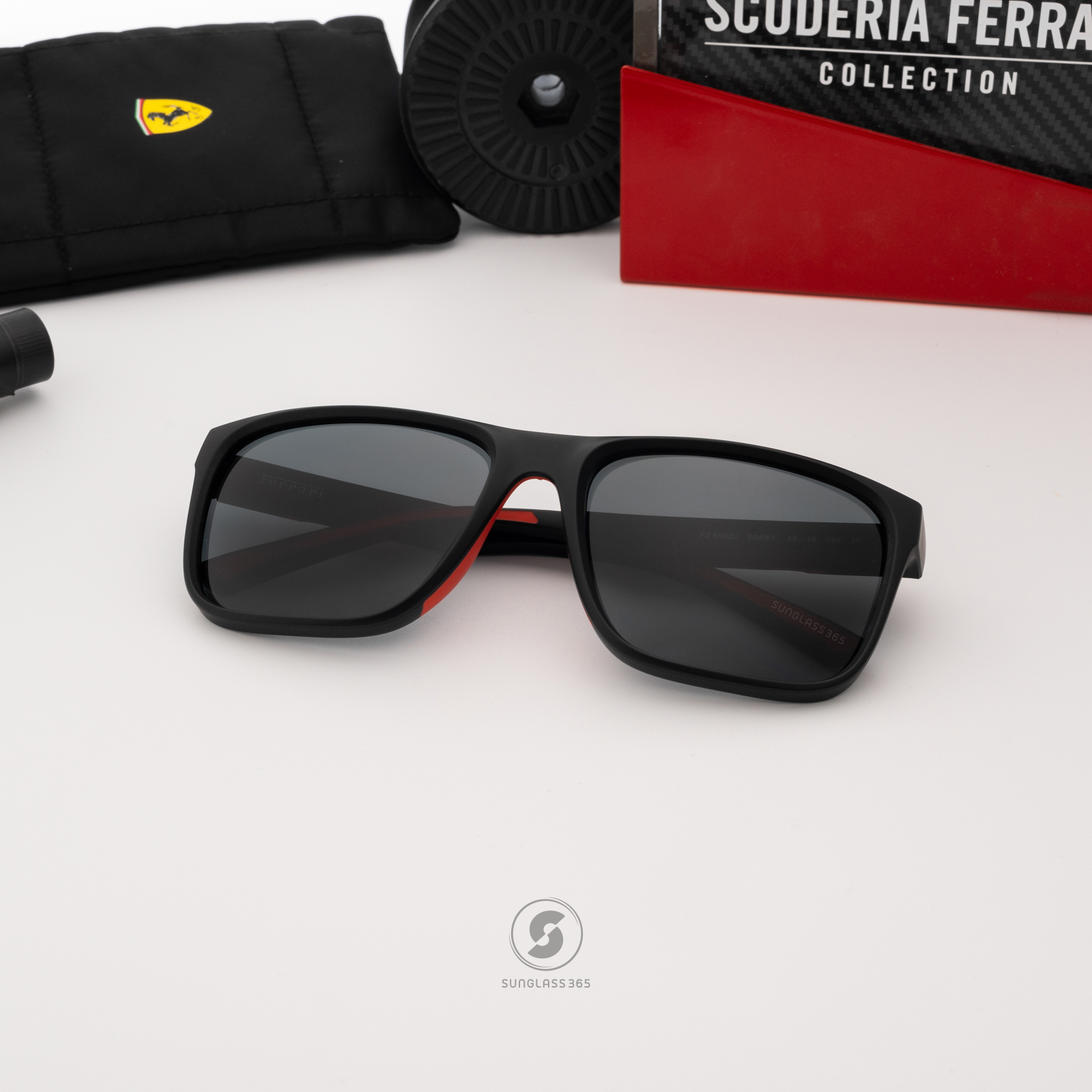 แว่นกันแดด Scuderia Ferrari FZ6002U 504/81