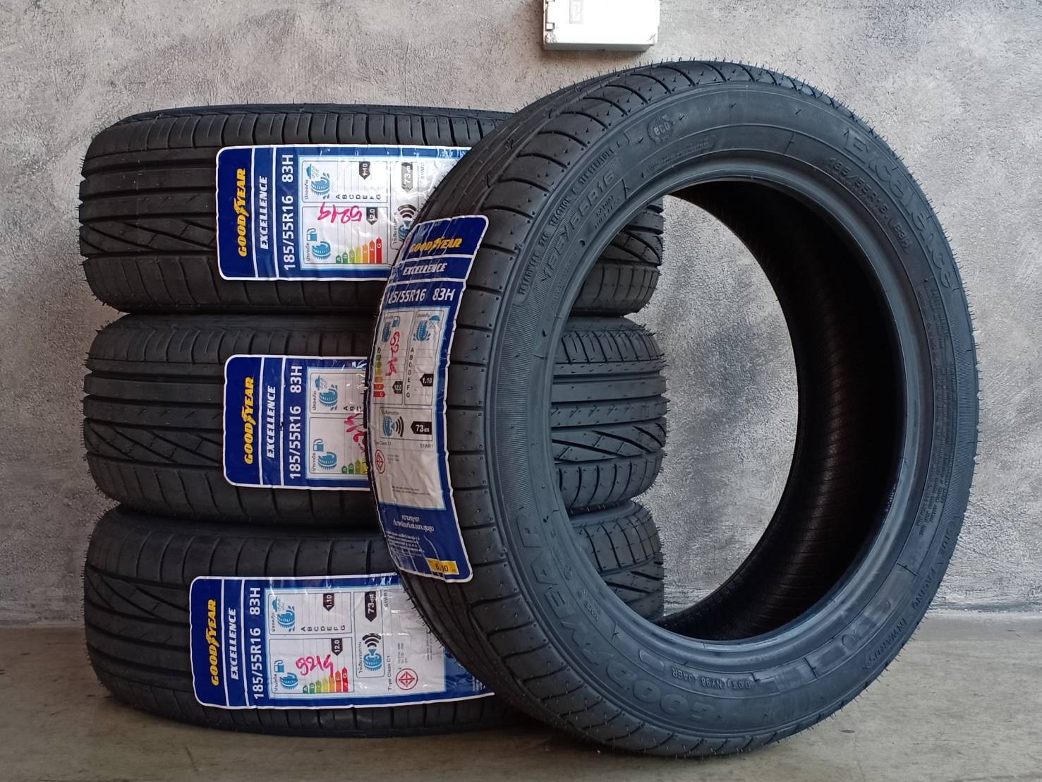 GOODYEAR EXCELLENCE 185/55R16 ปี19