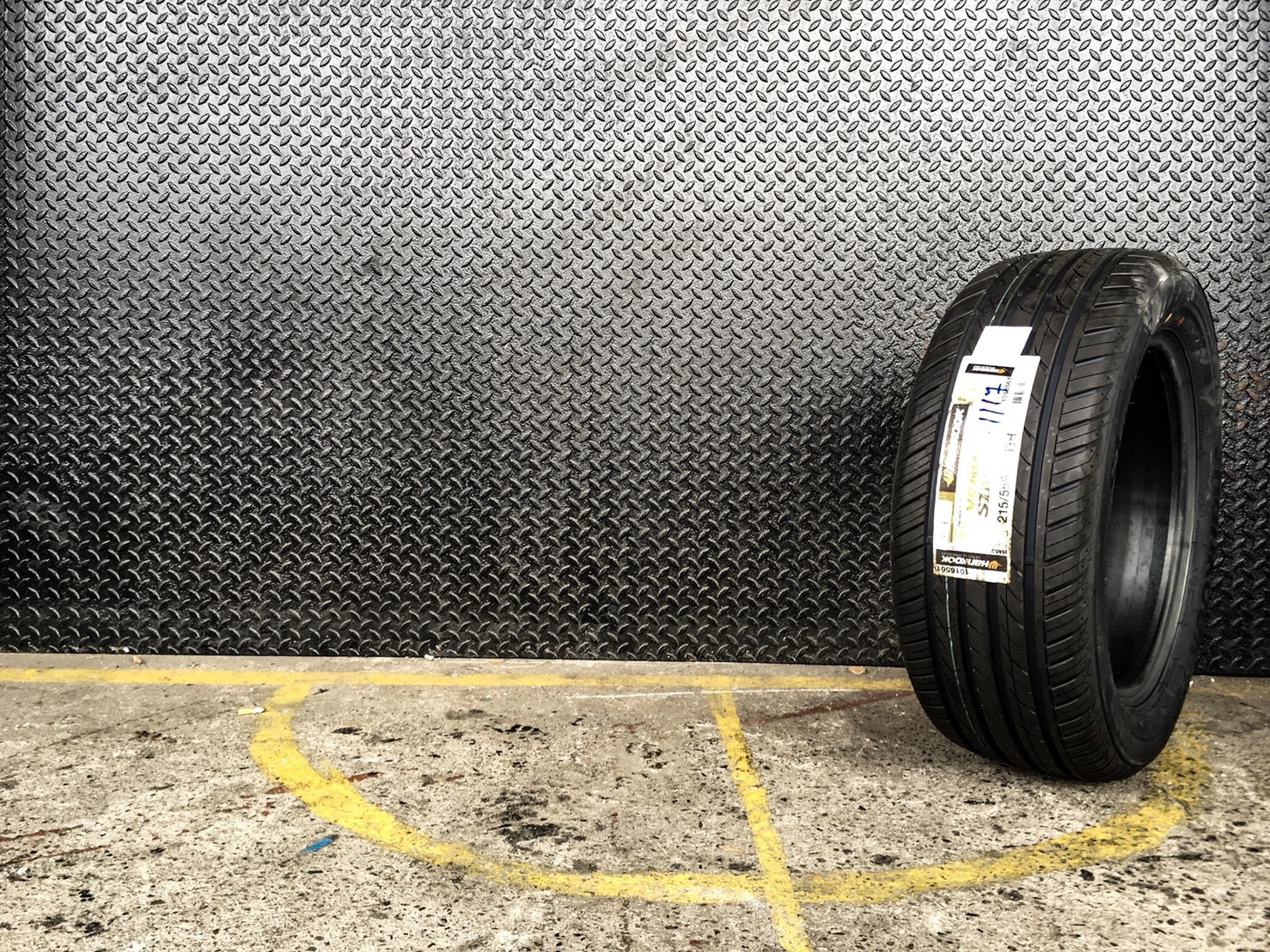 HANKOOK VENTUS S1-NOBLE2 215-55-16 เส้น 1980 ปกติ 3000 ปี17