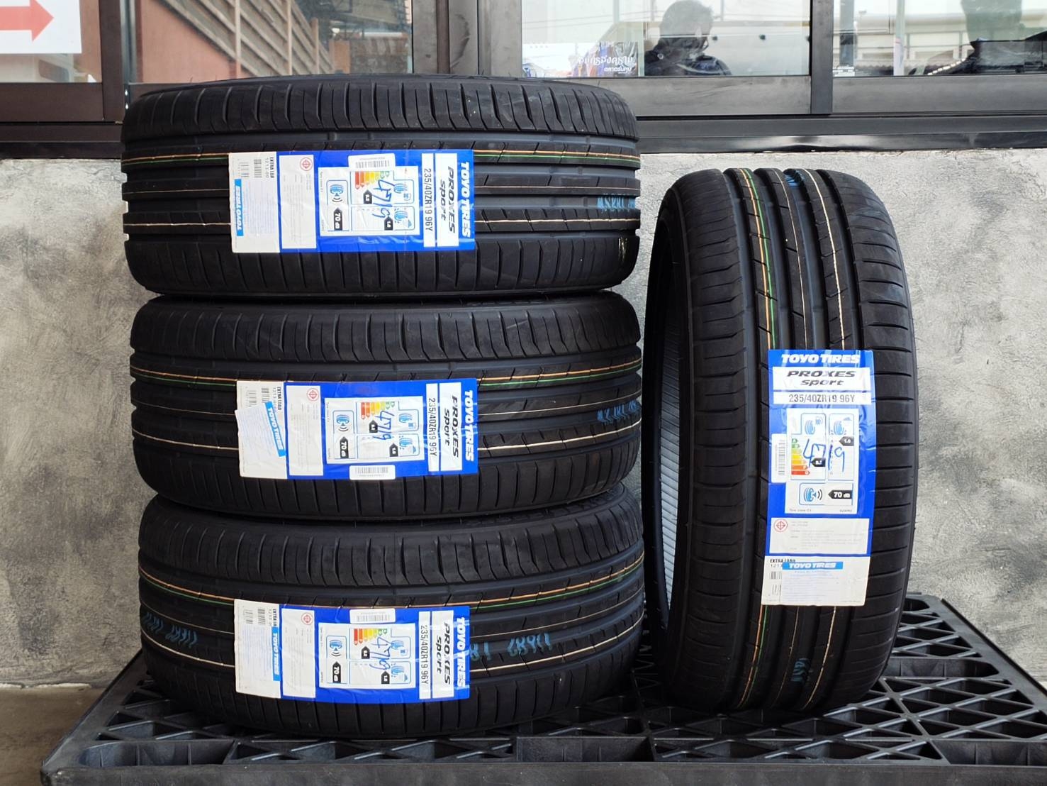 TOYO PROXES SPORT 235/40ZR19 96Y JAPAN