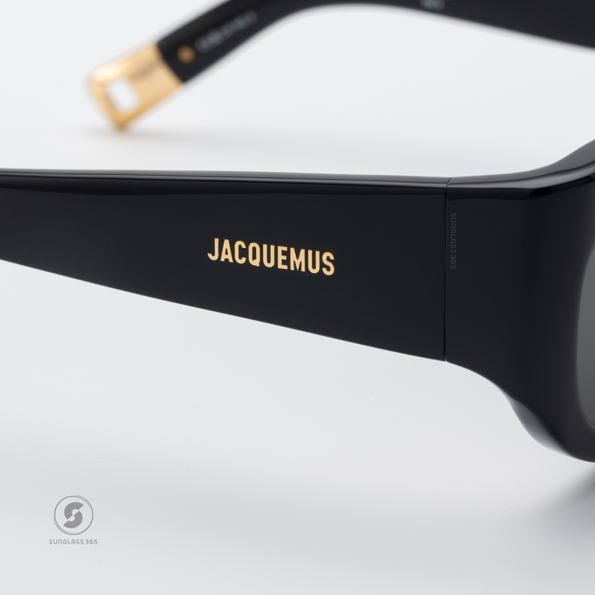 แว่นกันแดด JACQUEMUS THE PILOTA JAC2 C1