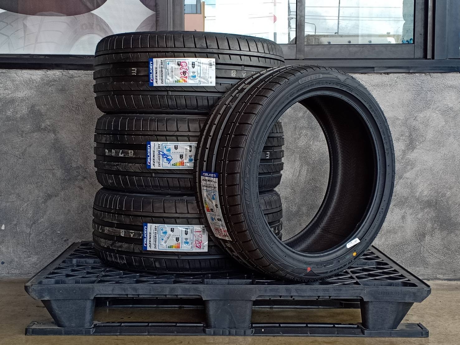 FALKEN 245/40ZR19 AZENIS FK453 98Y MADE IN JAPAN