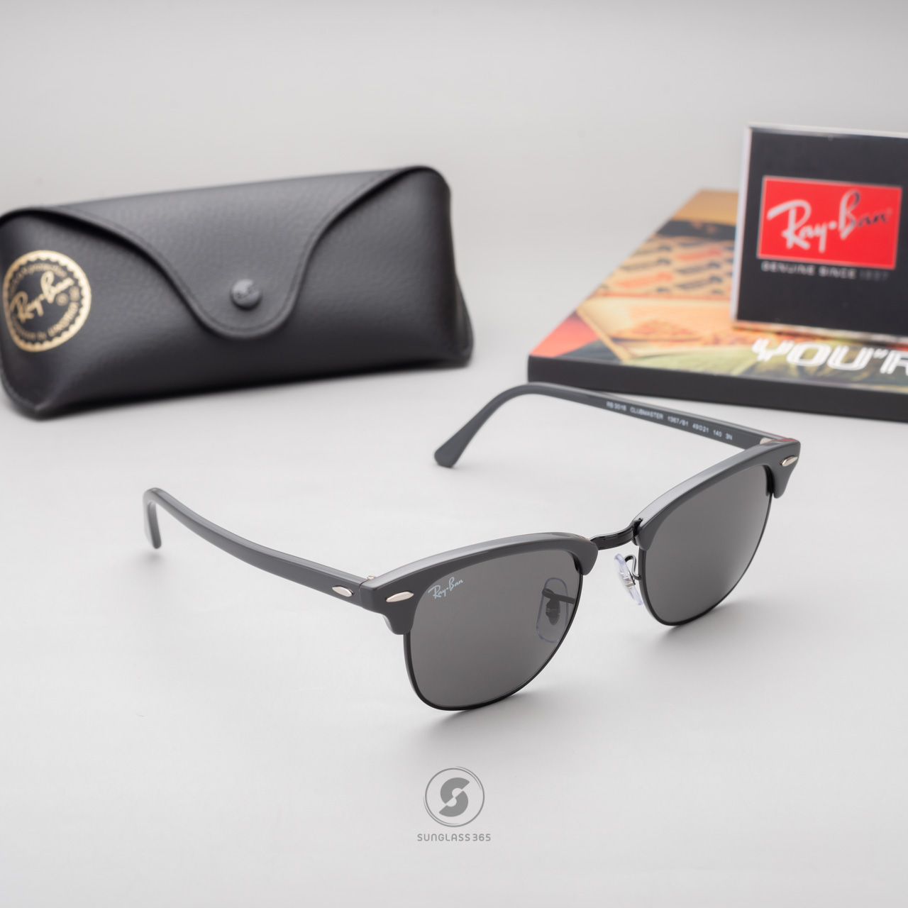 Ray-Ban Clubmaster RB3016 1367B1 Grey on Black