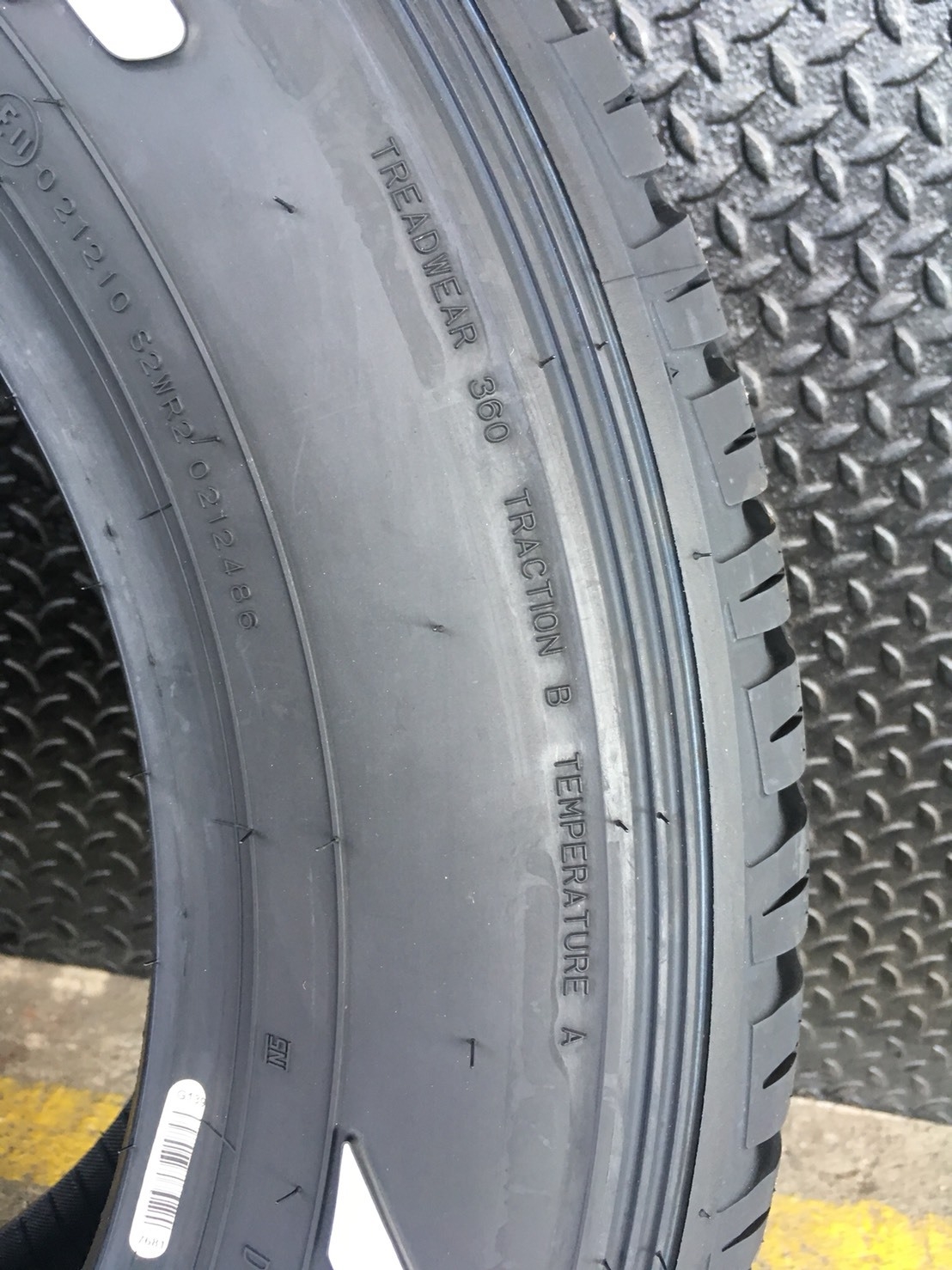 DUNLOP 2GRANDTREK AT25 265-60-18 เส้น 6500 ปี18 (ตัวหนังสือขาว)