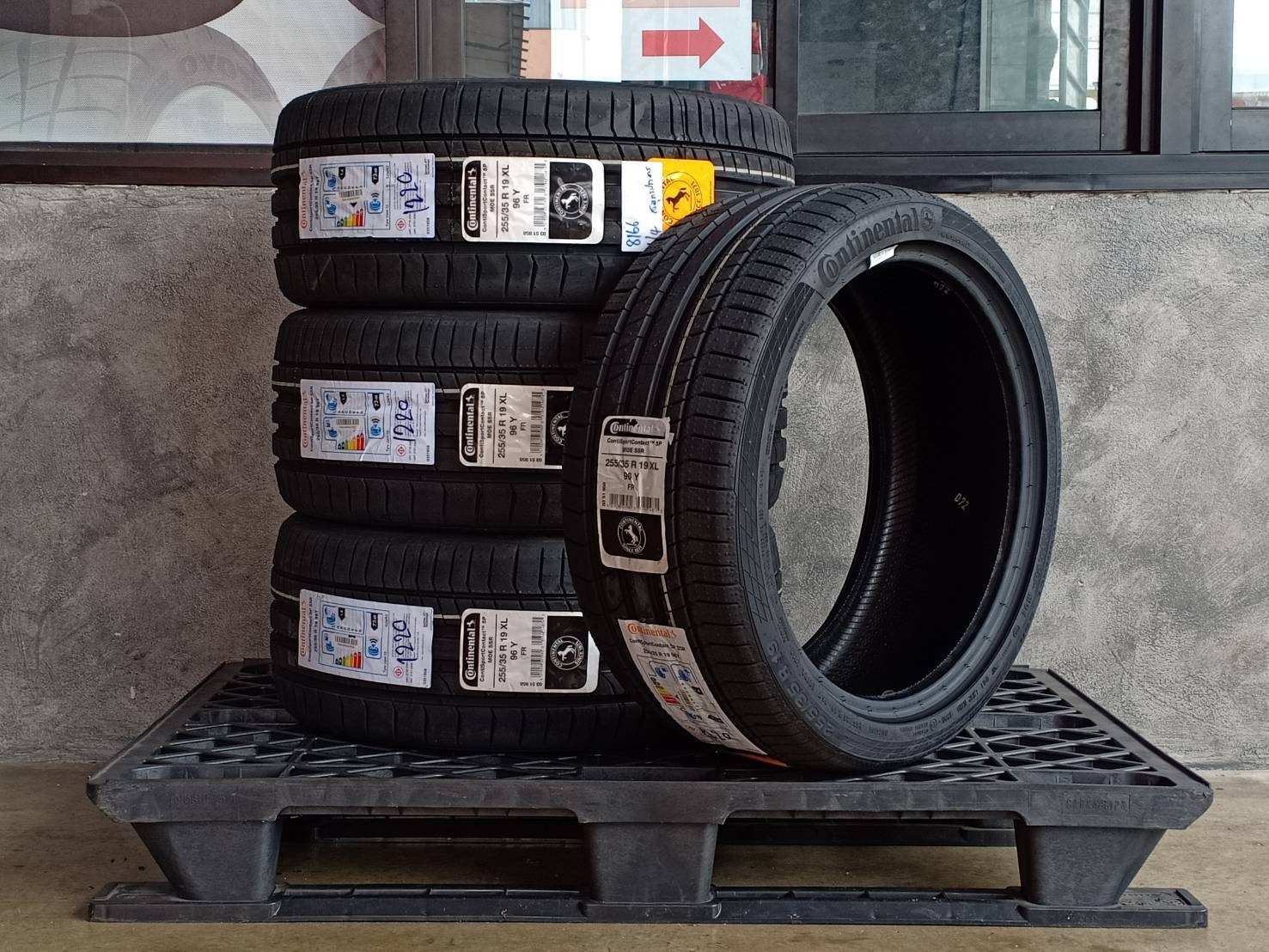 CONTINENTAL CONTACT5P MOE SSR ยาง (RUNFLAT) 255/35R19 ปี20 MADE IN GERMANY