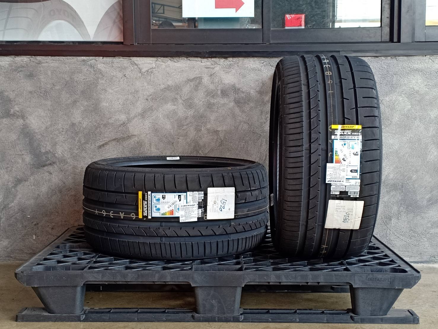 DUNLOP 275/30ZR20 SP SPORT MAXX 050+ 97Y XL MADE IN JAPAN