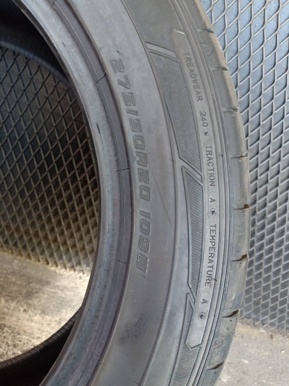 DUNLOP SPMAXX050 PLUS 275/50-20 ปี18 เส้น 5500 ปกติ 21000