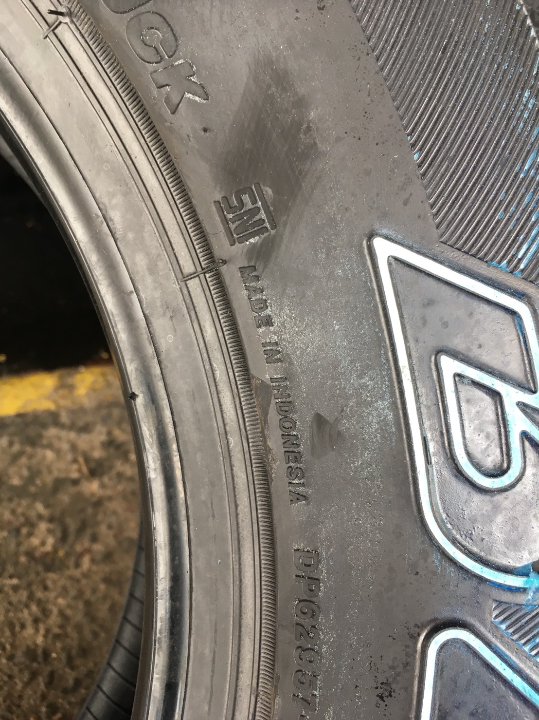 BRIDGESTONE DUELER AT697 30X9.5R15