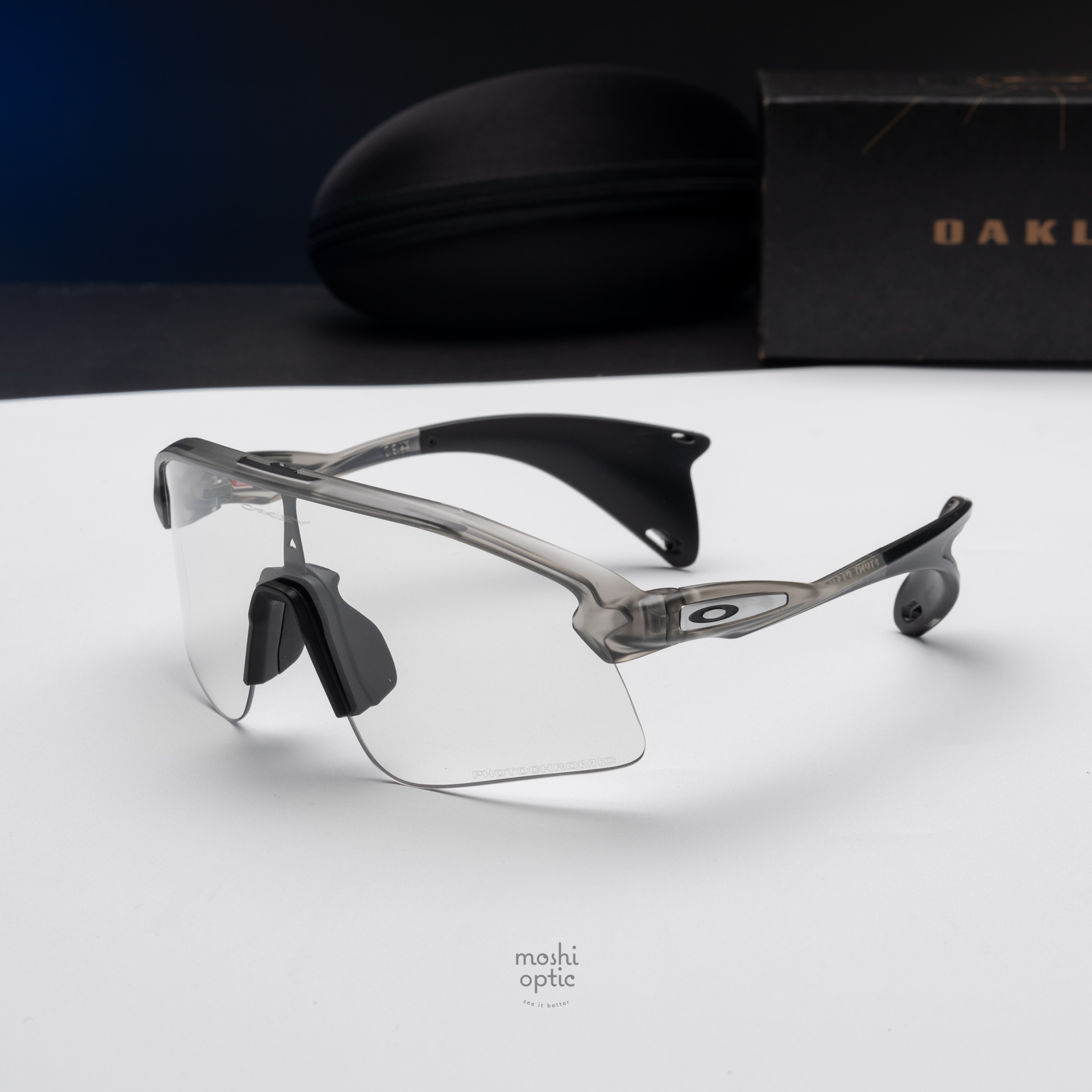 OAKLEY STUNT DEVIL S OO9518-08 Matte Grey Ink Clear to Black Iridium Photochromic