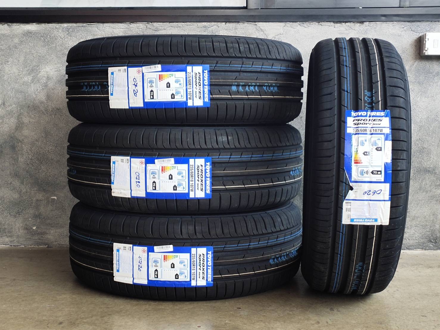 TOYO PROXES SPORT SUV 235/60R18 107W JAPAN