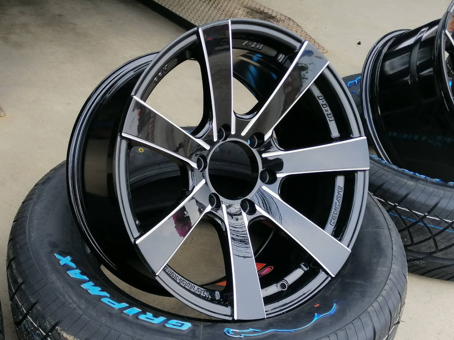 ล้อ RTV ขอบ18 พร้อมยาง ใส่ REVO ราคาพิเศษ