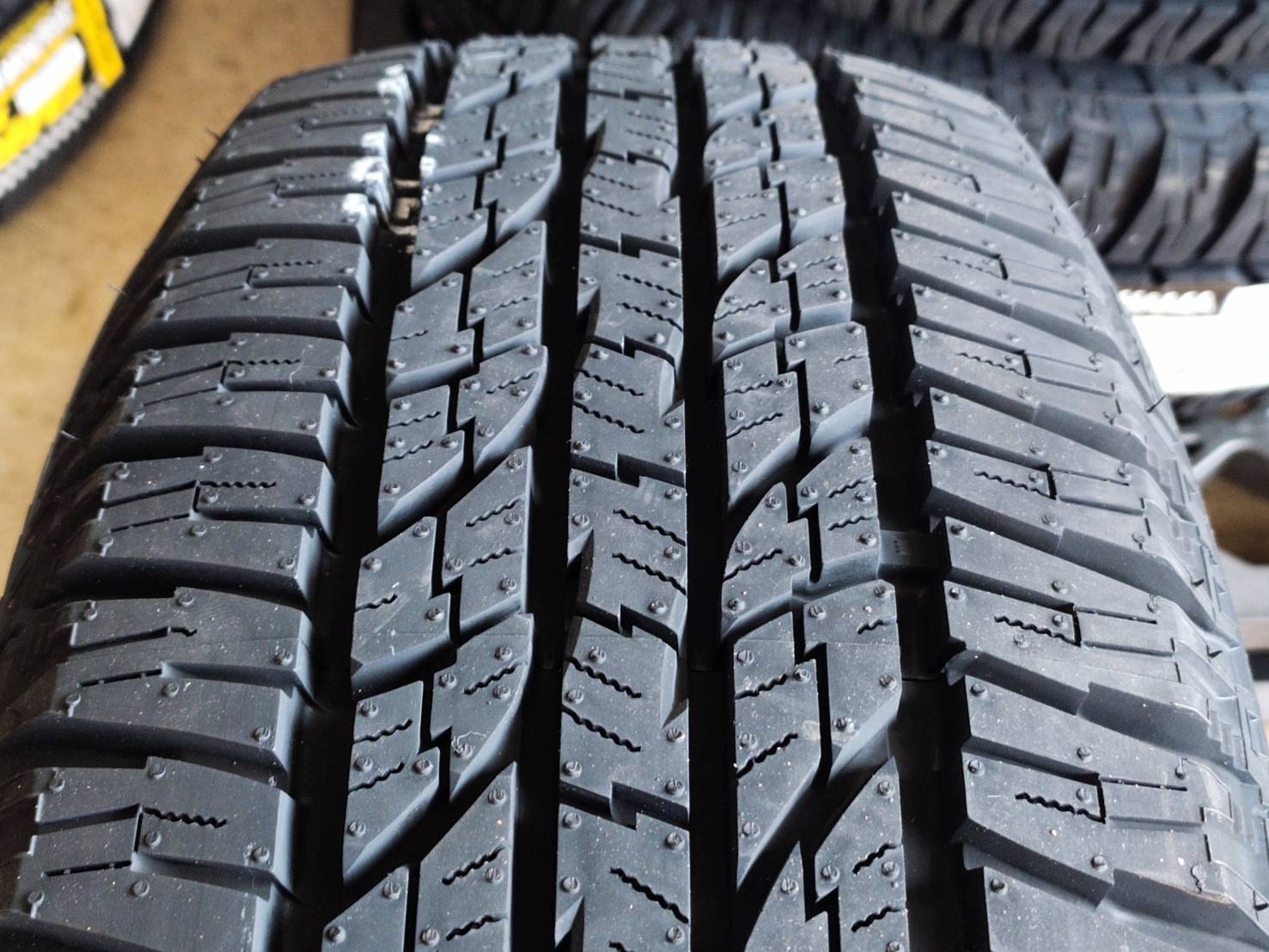 YOKOHAMA G015 225/70R15 Year 20