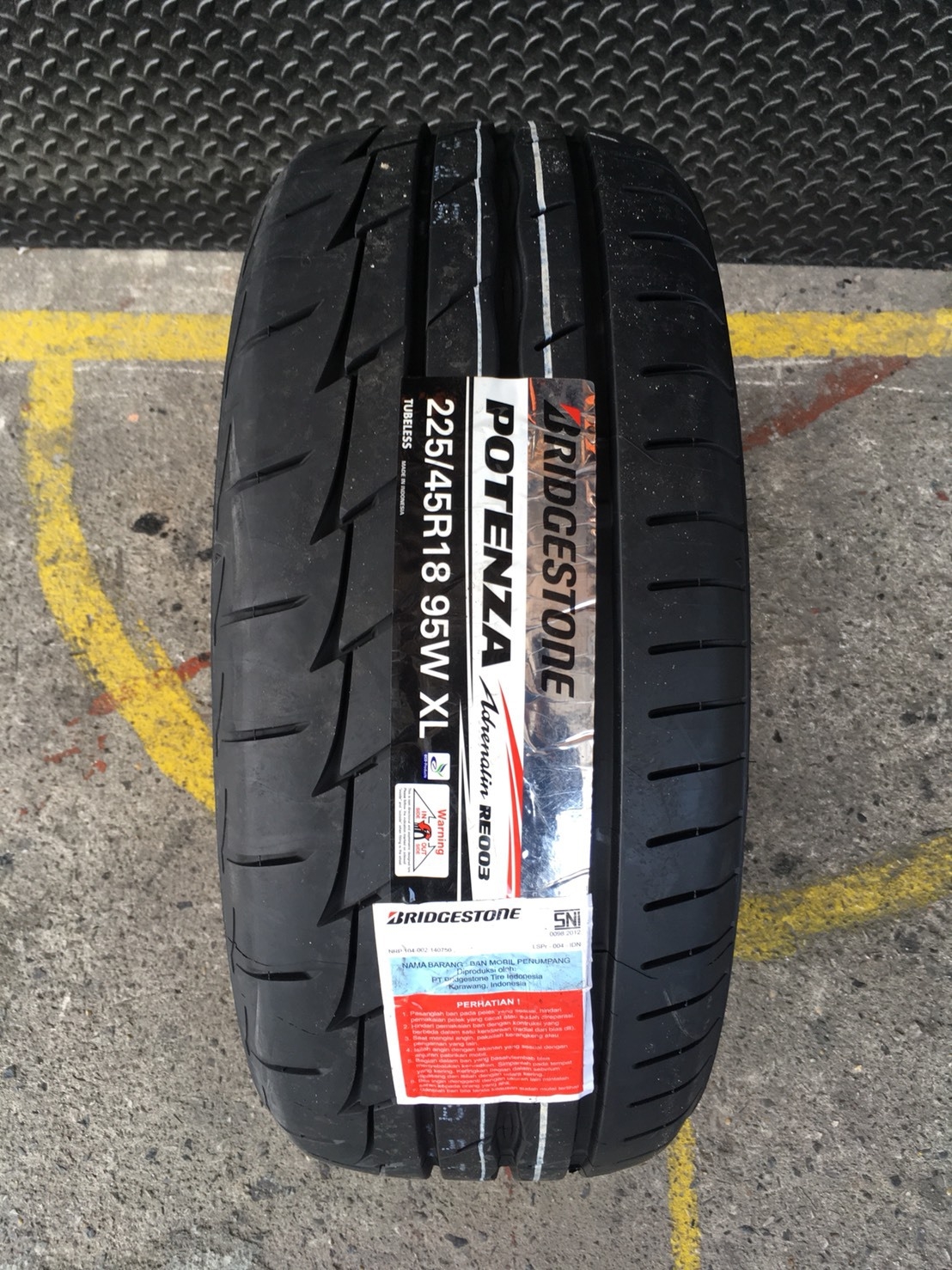 BRIDGESTONE POTENZA RE003 225-45-18 เส้น 6800บาท