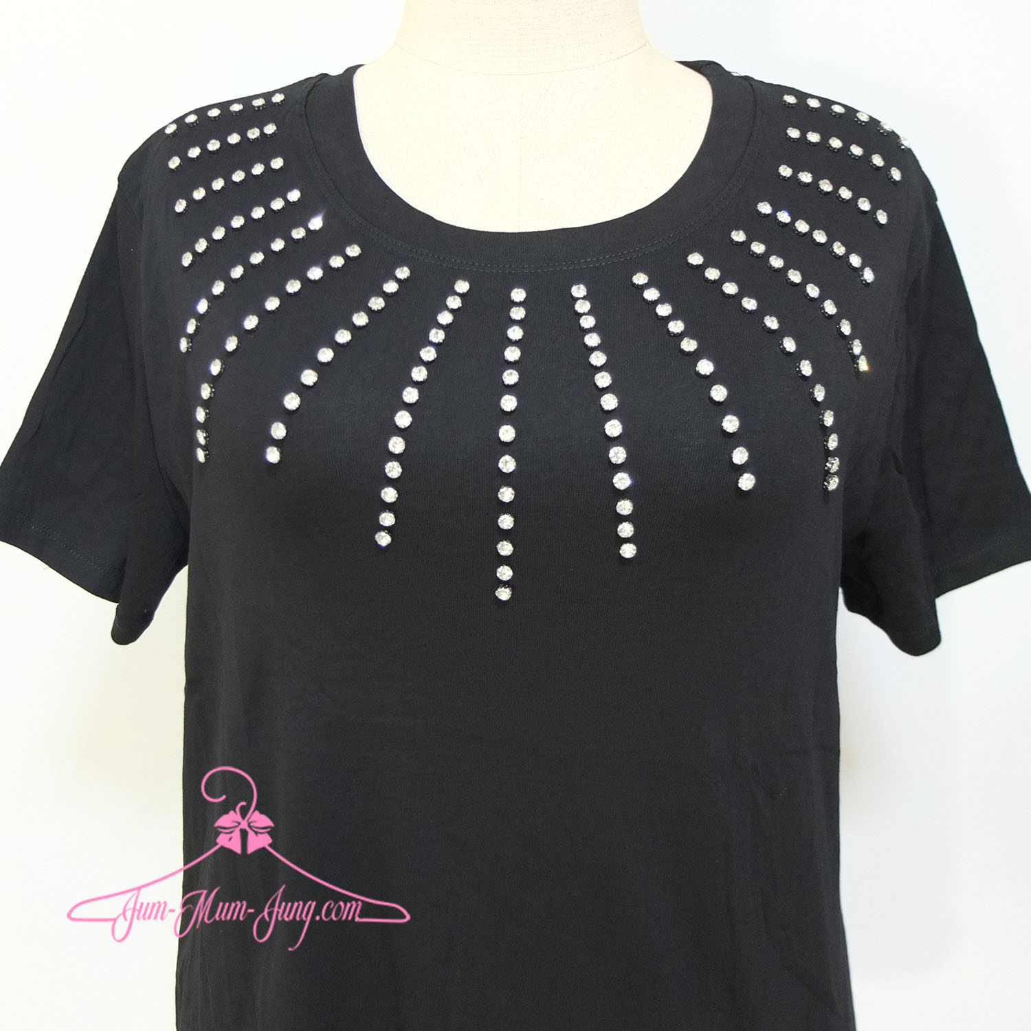 *อก48-50นิ้ว*เสื้อคนอ้วนผ้ายืดยูนิโคล่สีดำตอกเพชรช่วงคอ เนื้อผ้ายืดได้เยอะ สวยวิบวับน่ารักมากๆค่ะ