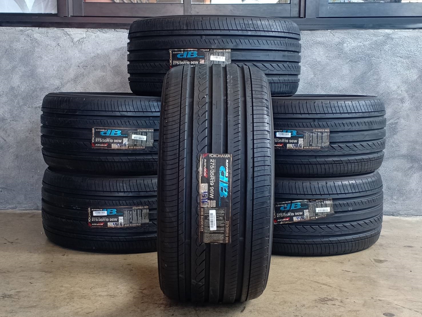 ยางใหม่ YOKOHAMA V551 275/35-19 เส้น 3900 ปกติ 11000