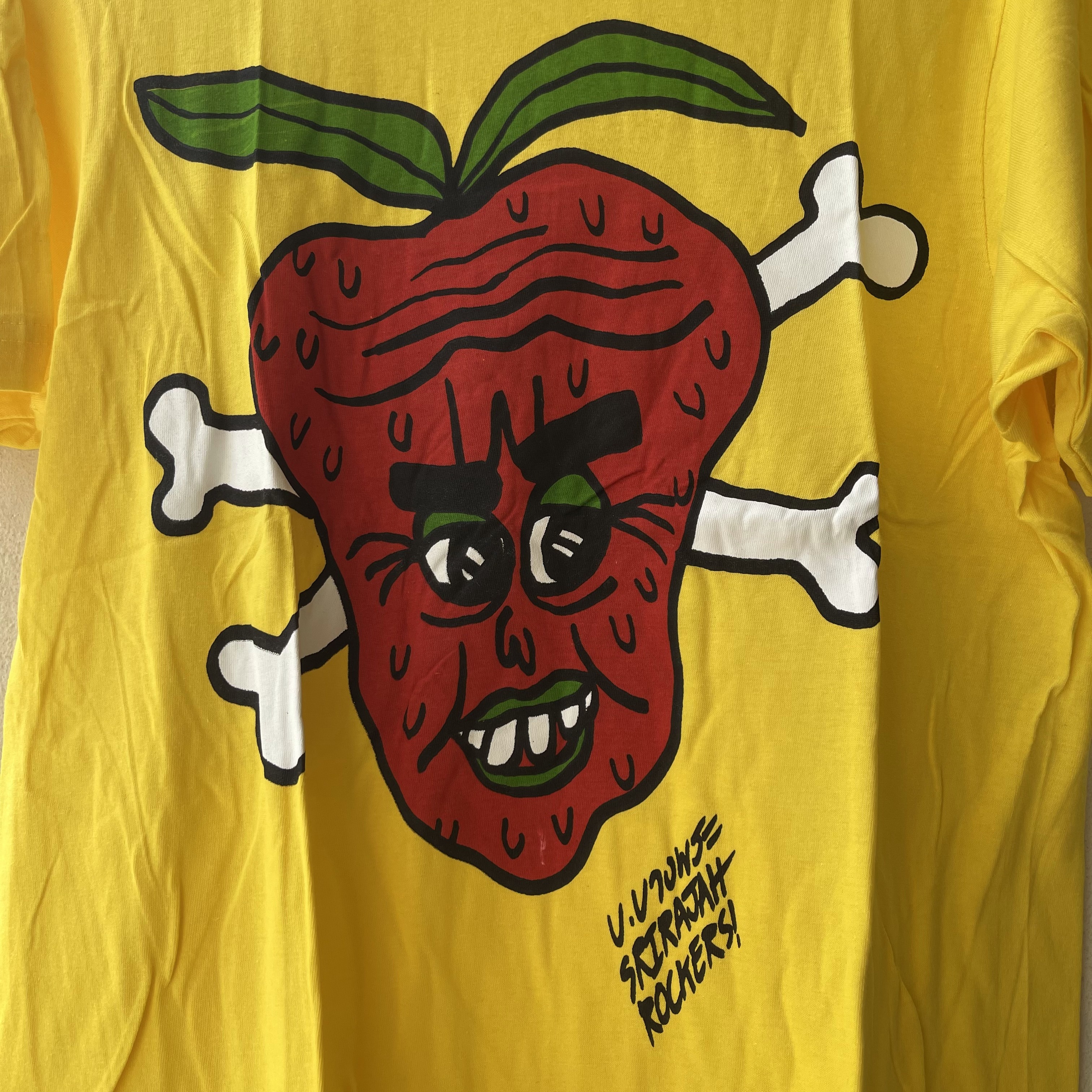 SRJ-T-003-STRAWBERRY_T-SHIRT - อย่า...รู้อยู่ดี