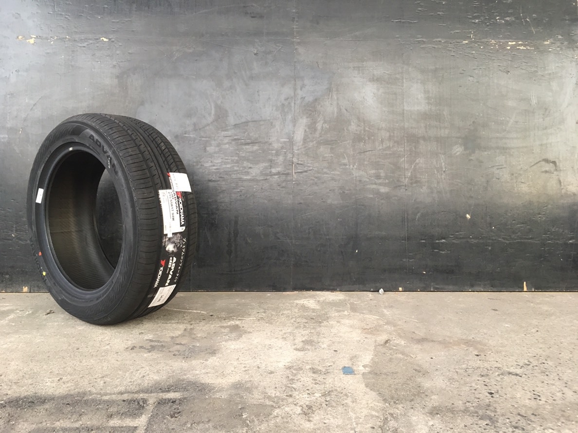 YOKOHAMA ADVAN DB V552 215/55-17 เส้น 4900 ปี18 ปกติ 6500