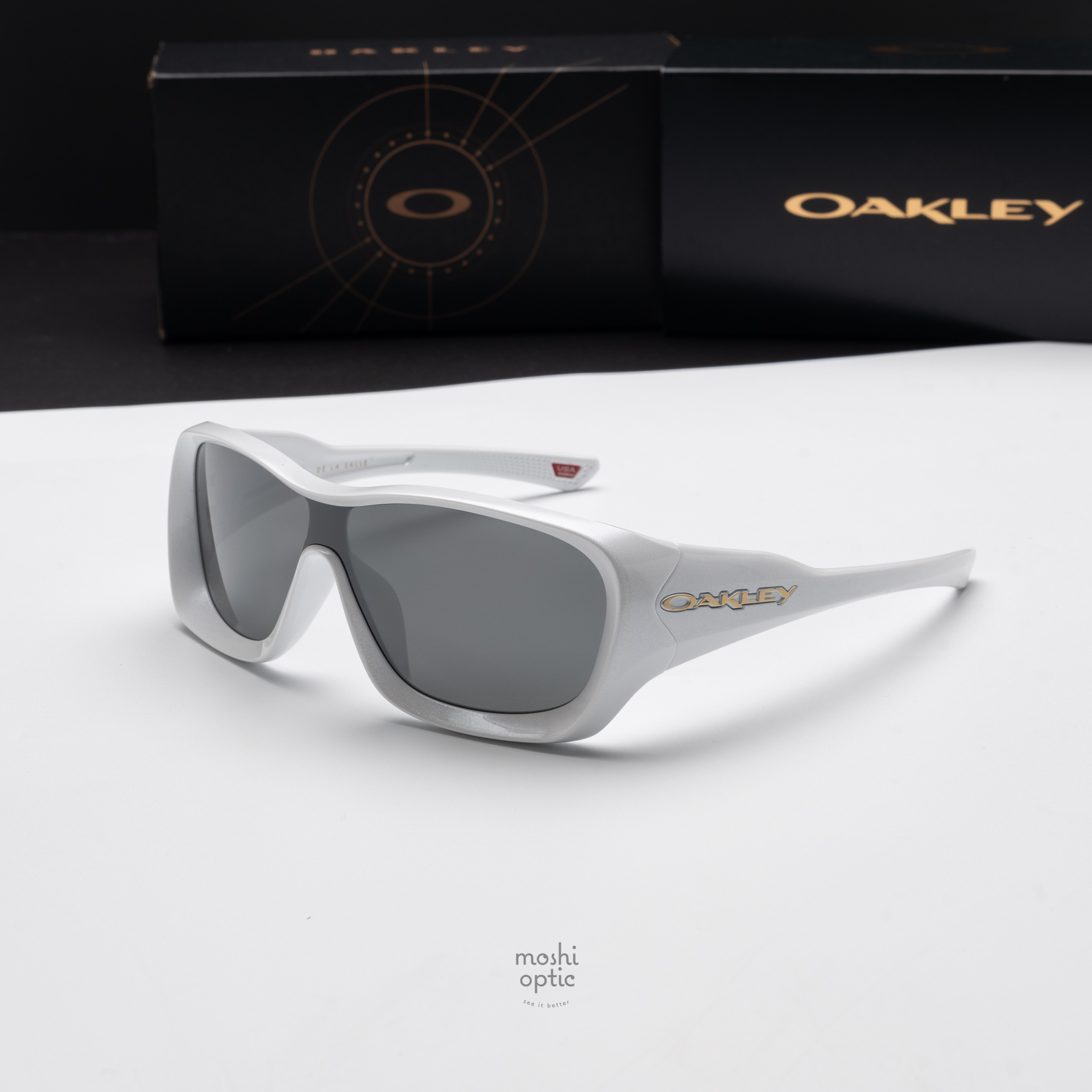 Oakley De La Salle OO9493-02 Pearl White Prizm Black