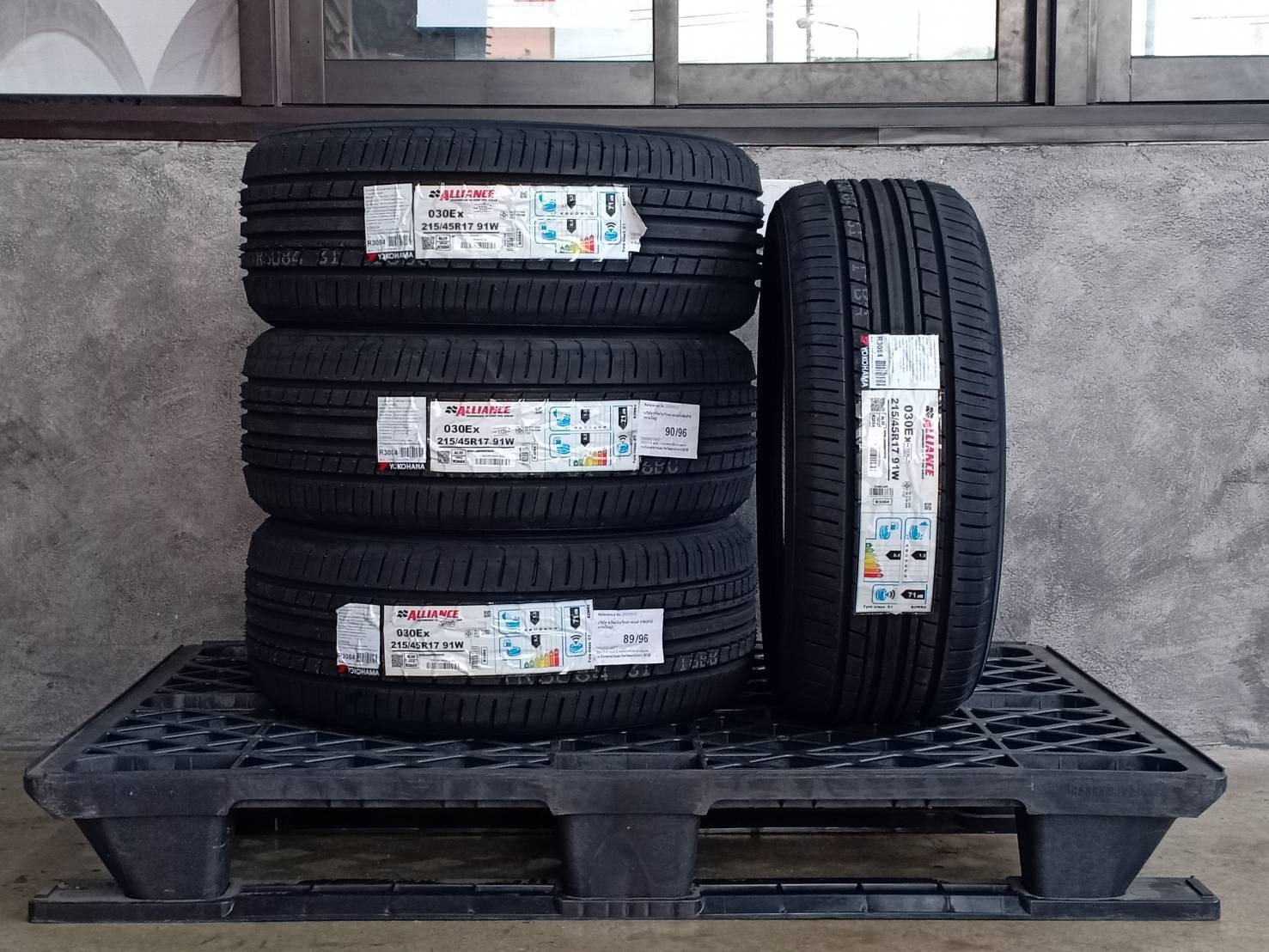 YOKOHAMA ALLIANCE 030EX 215/45R17 91W JAPAN