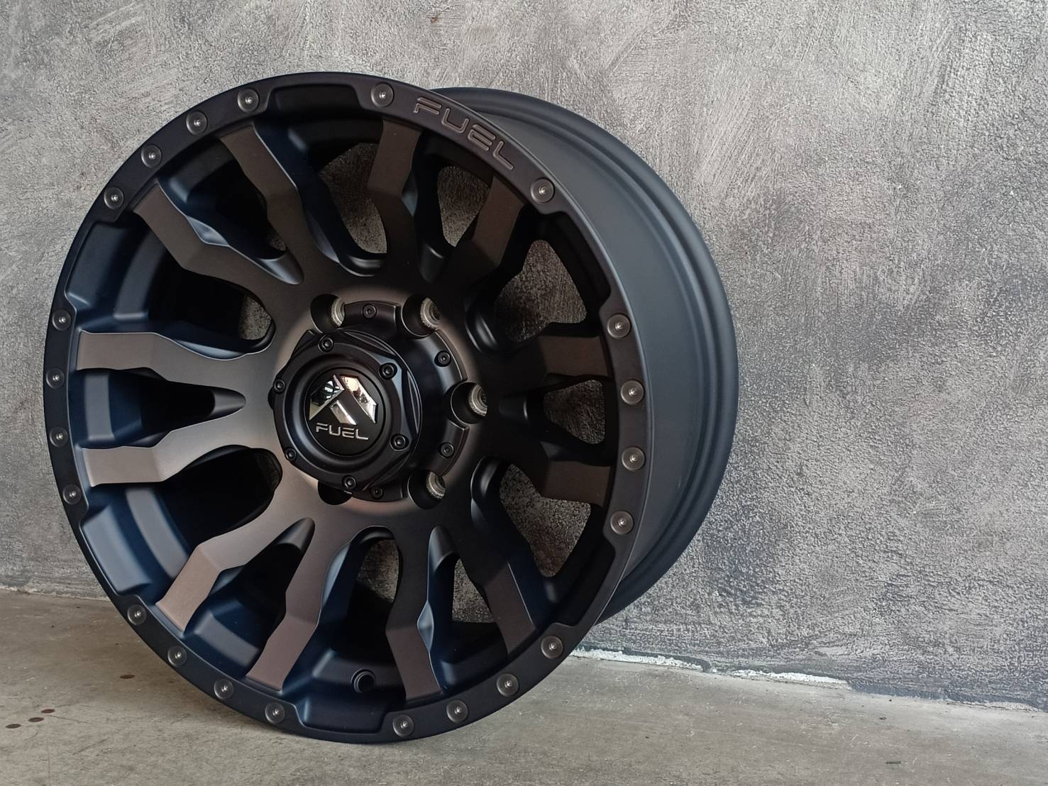 FUEL-BLITZ 16X8 6X139.7 +1 106.1 BLACK/MACHINED DDT