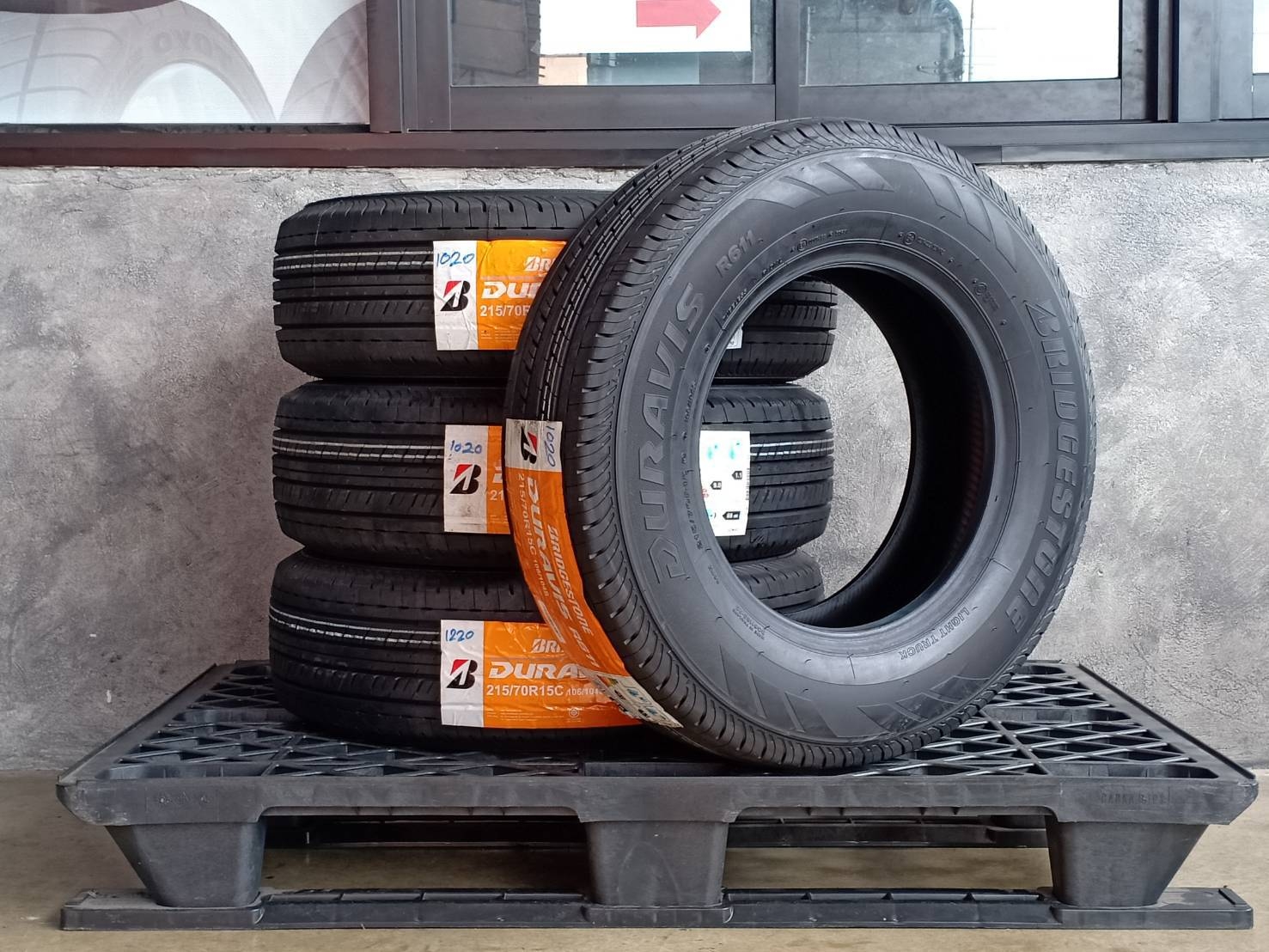 RIDGESTONE 215/70R15 DURAVIS R611 106/104S MADE IN THAILAND