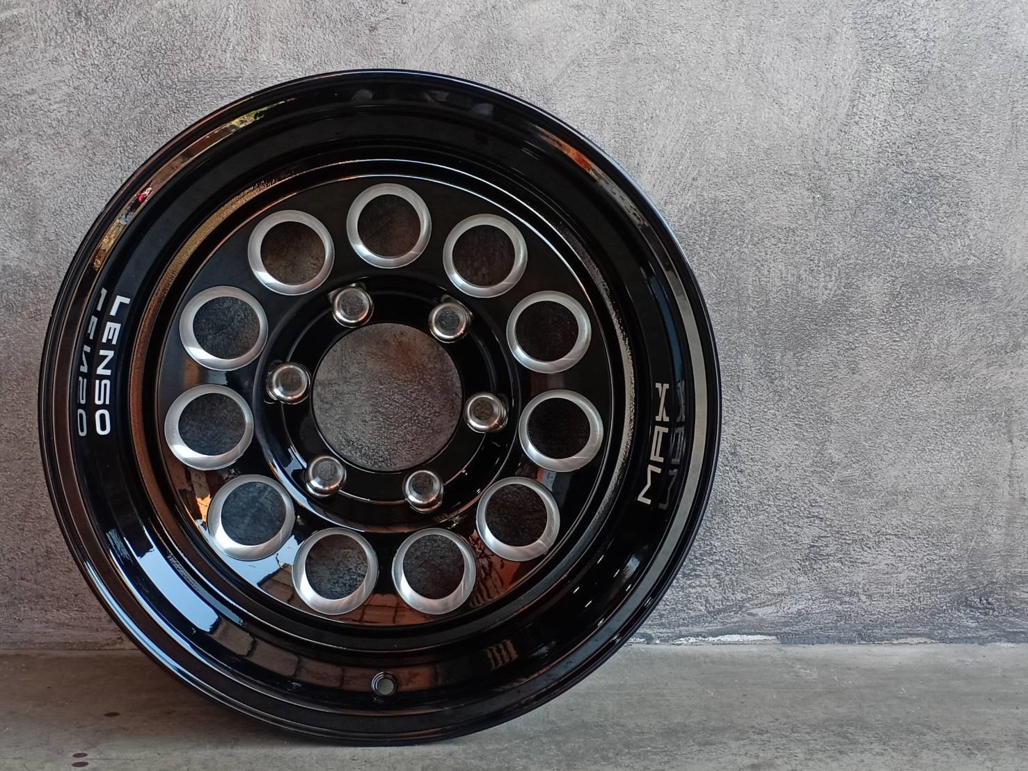 MAX-8 16X8.5 6X139.7 +00 106 BKWA