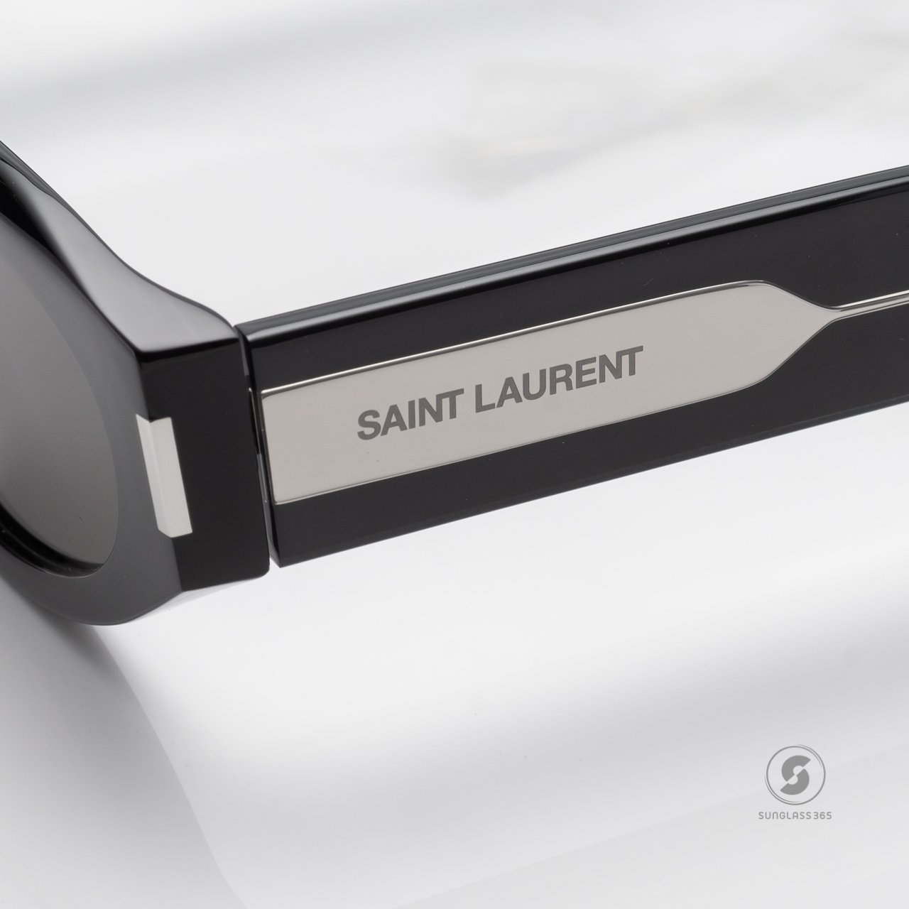 แว่นกันแดด YVES SAINT LAURENT SL618 001