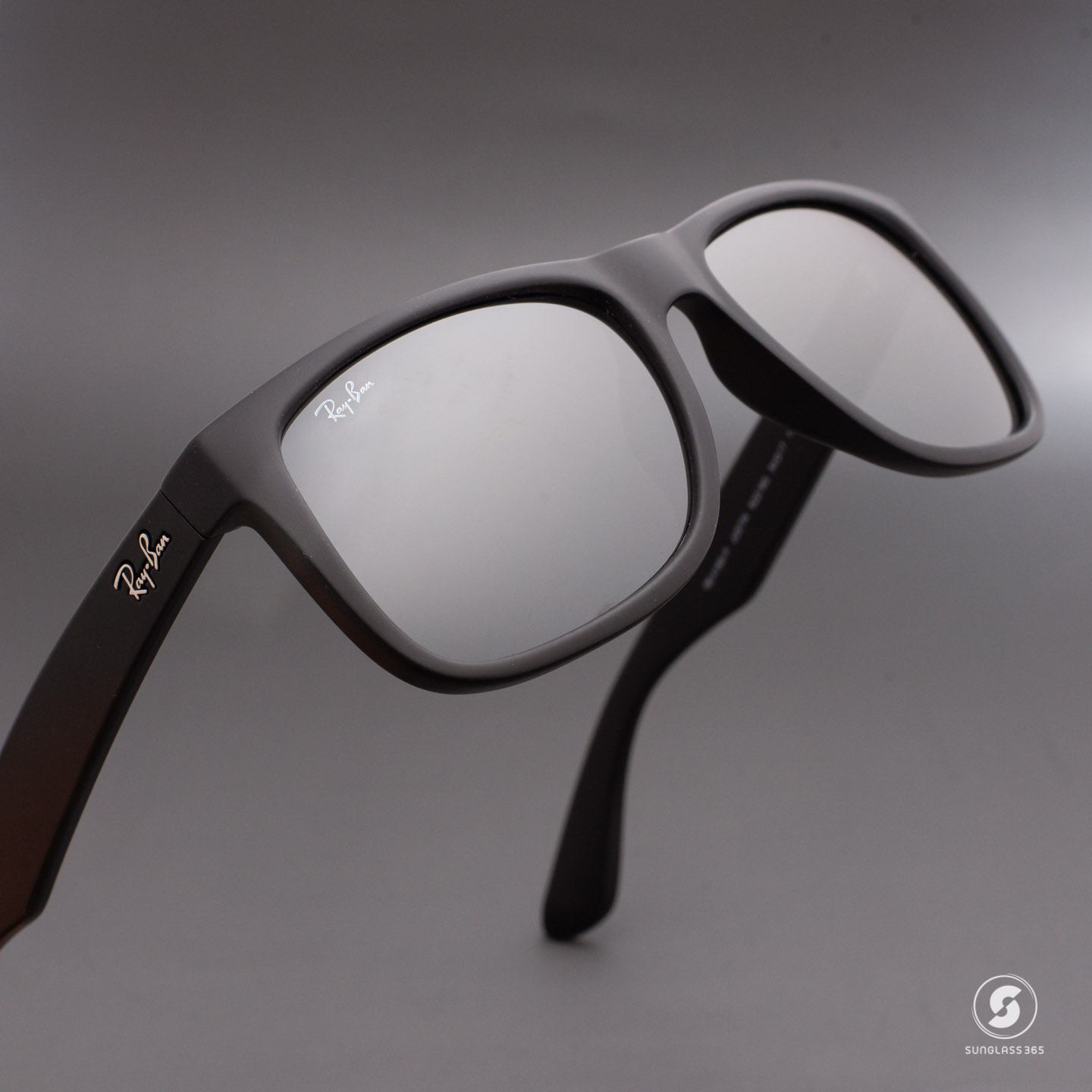 Ray-Ban RB4165F 622/6G Justin Black rubber Grey silver mirror