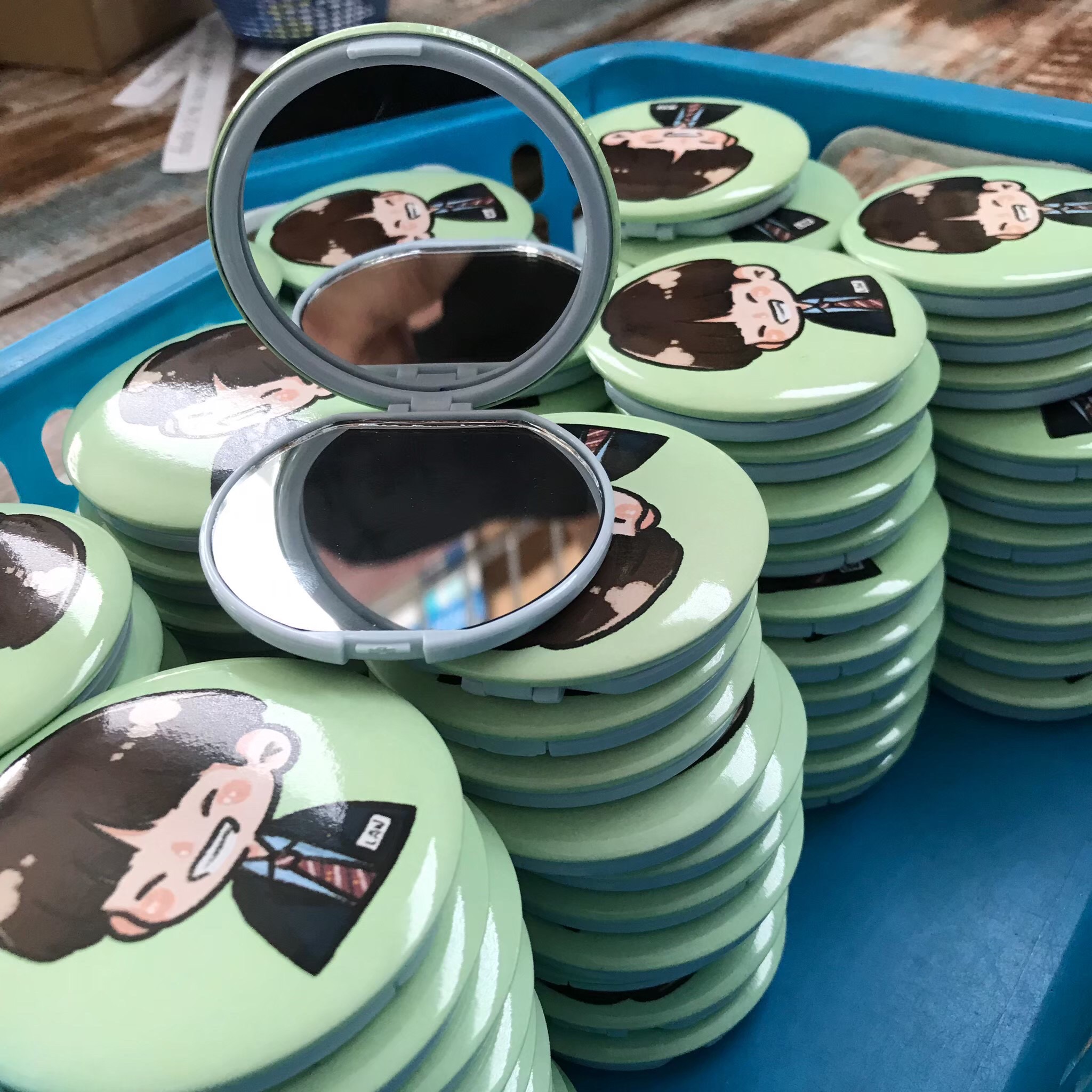 ตลับกระจก รับทําตลับกระจก พิมพ์ลายโลโก้