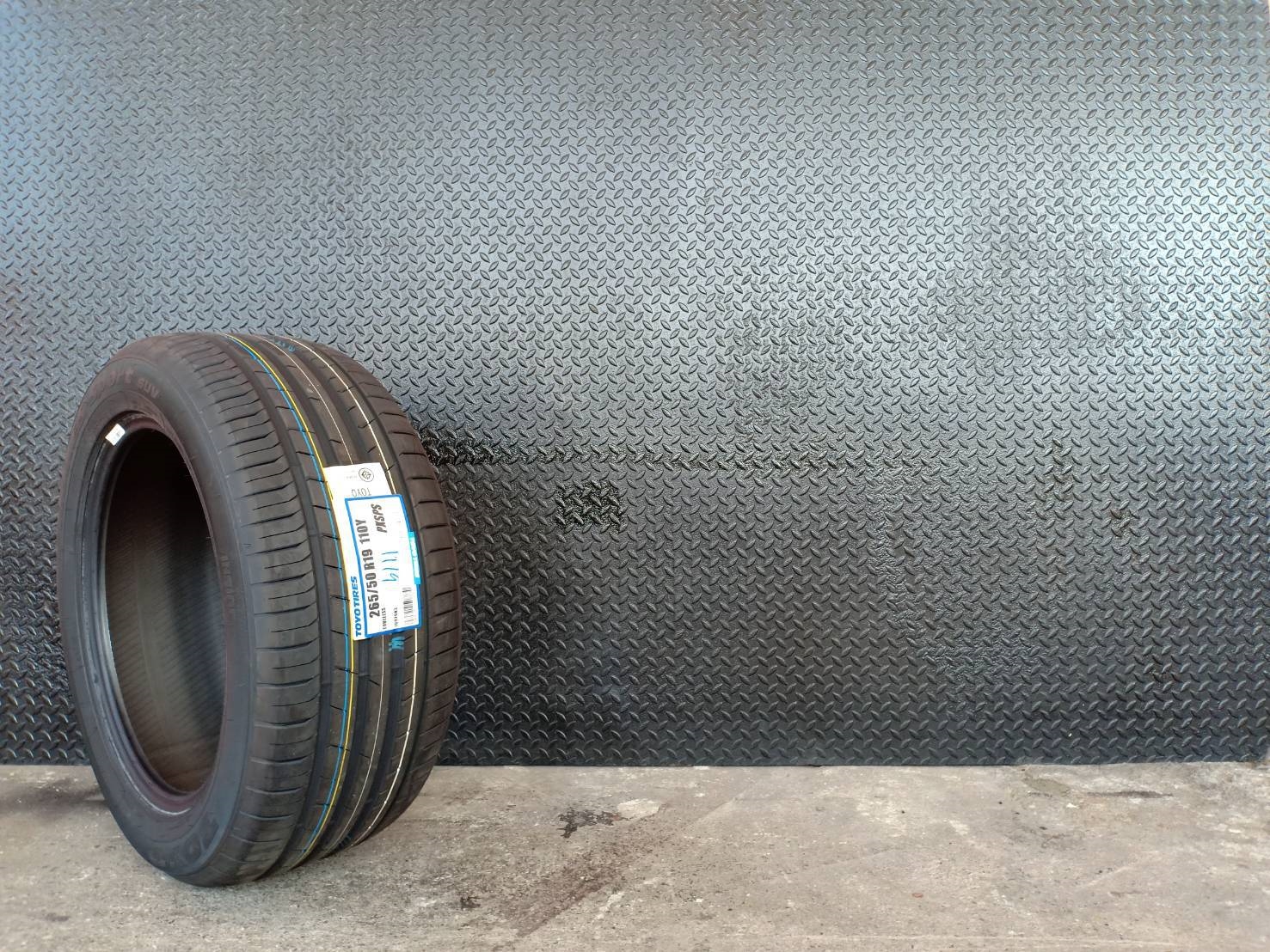 ยางหายาก TOYO PROXES SPORT 265/50-19 ปี19 ราคาถูก