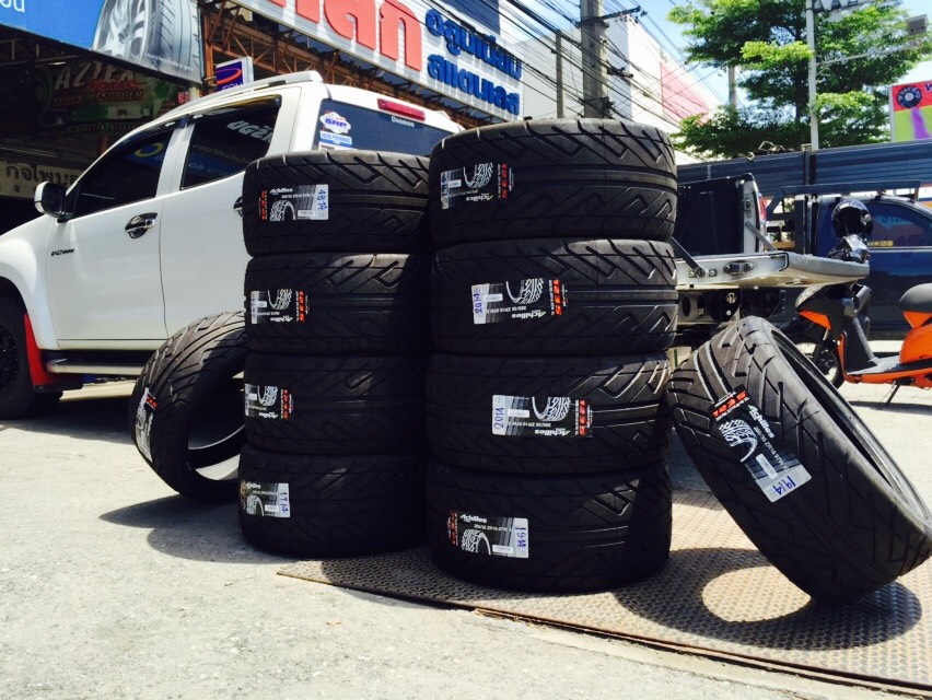 ACHILLES 123S 265/35-18